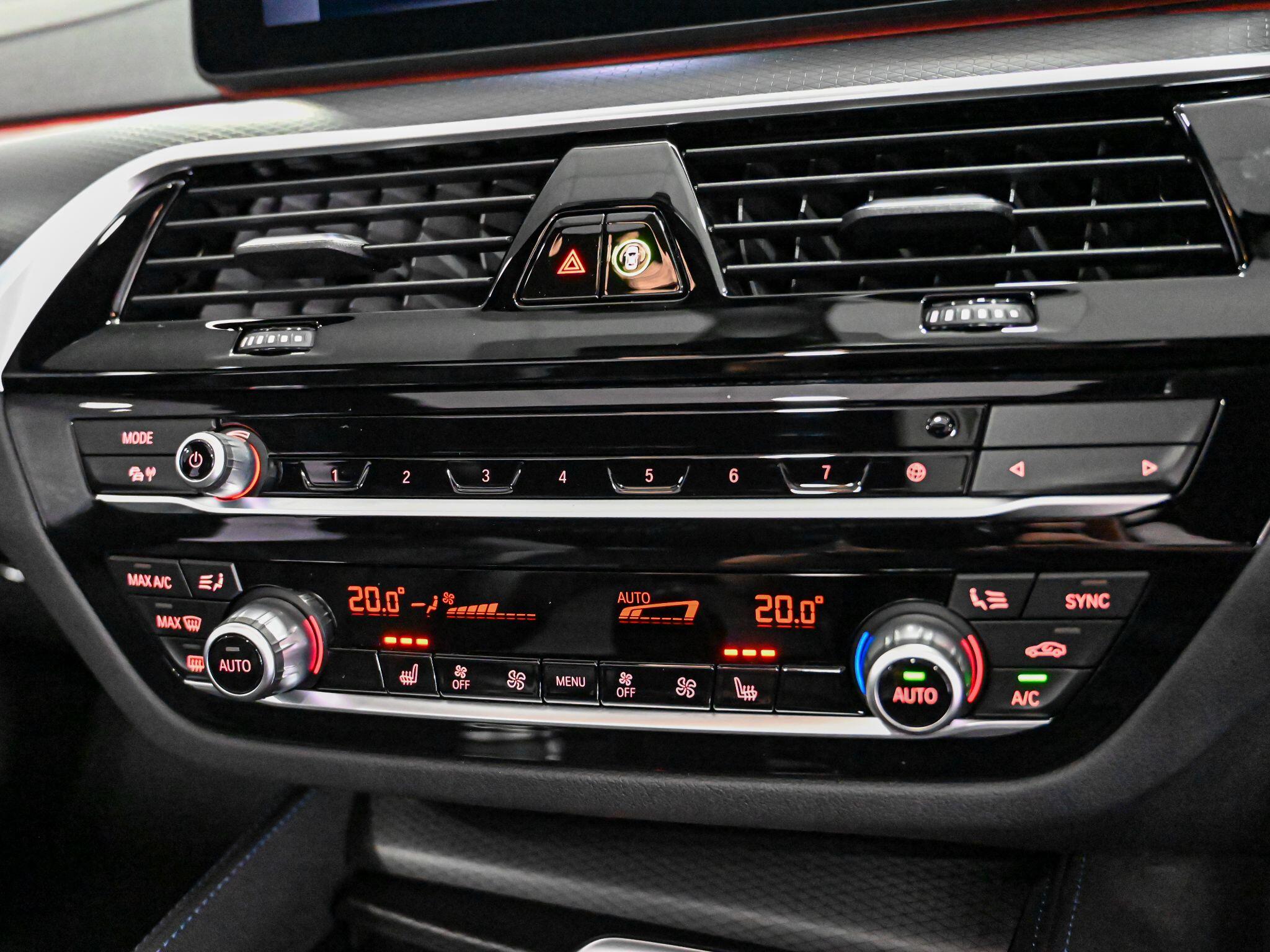 BMW 5 Series view 17