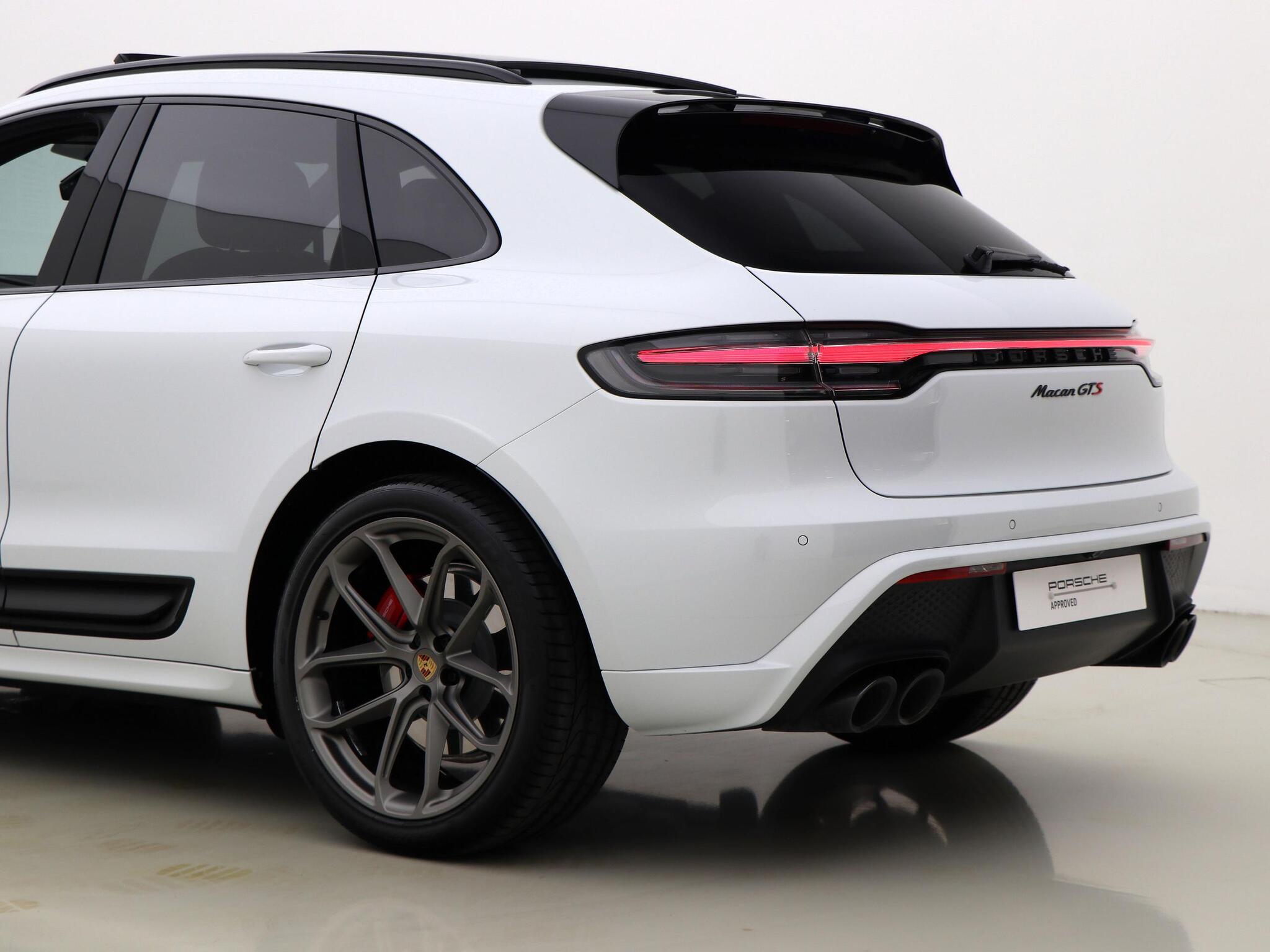 Porsche Macan view 20