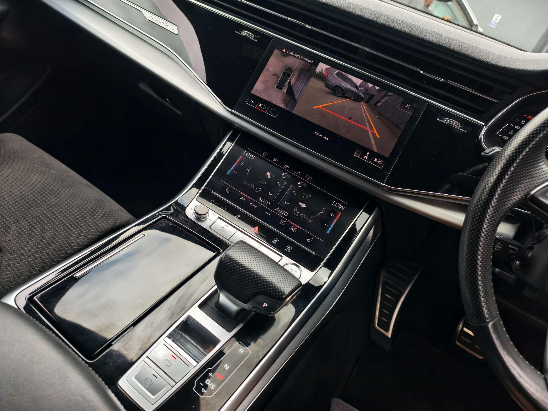 Audi Q8 view 53