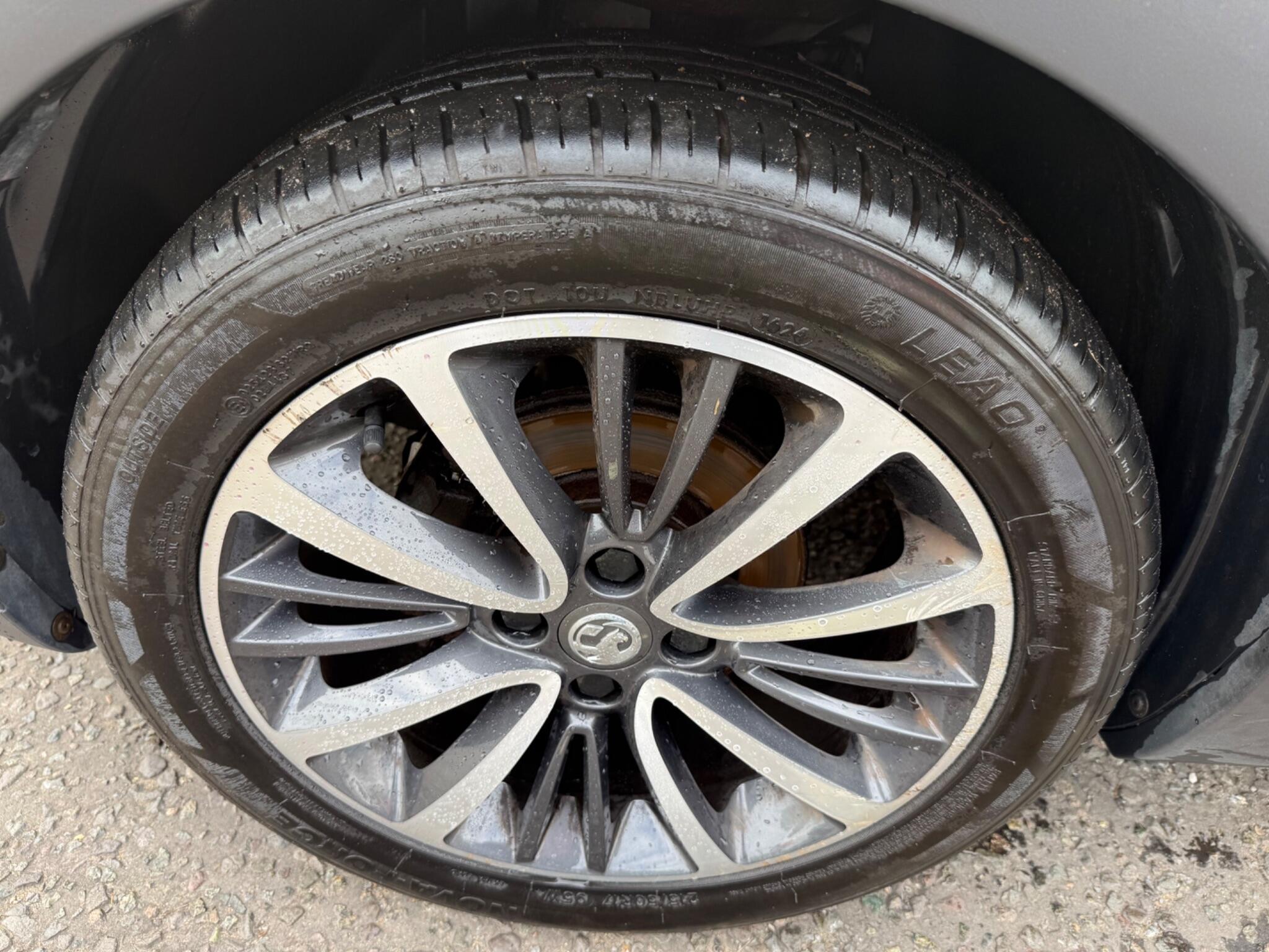 Vauxhall Crossland X view 33