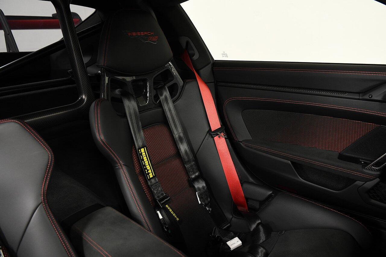 Porsche 911 view 12