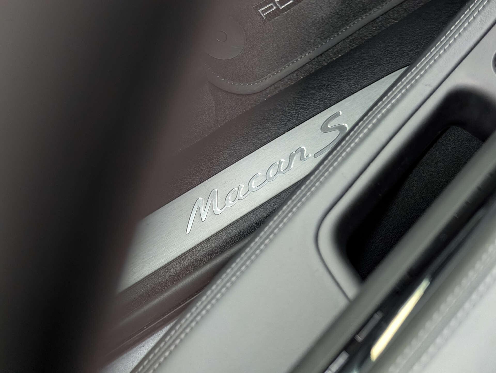 Porsche Macan view 29