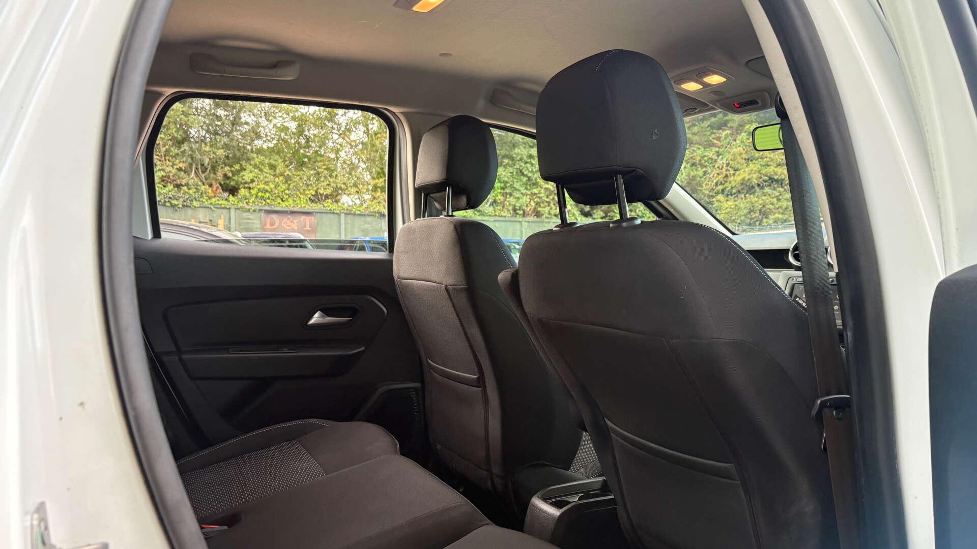 Dacia Duster view 11