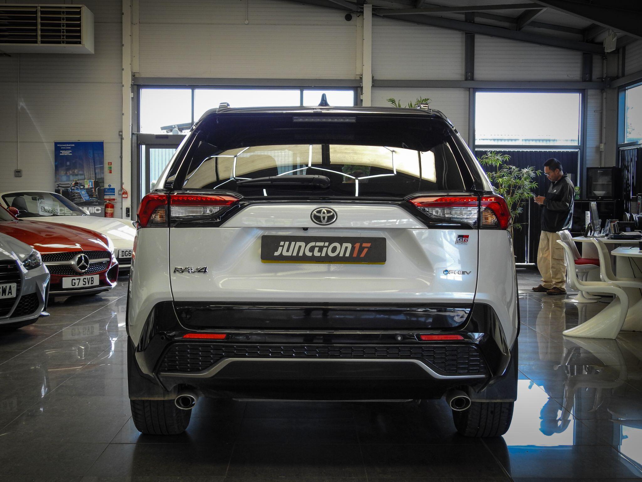 Toyota Rav4 view 14