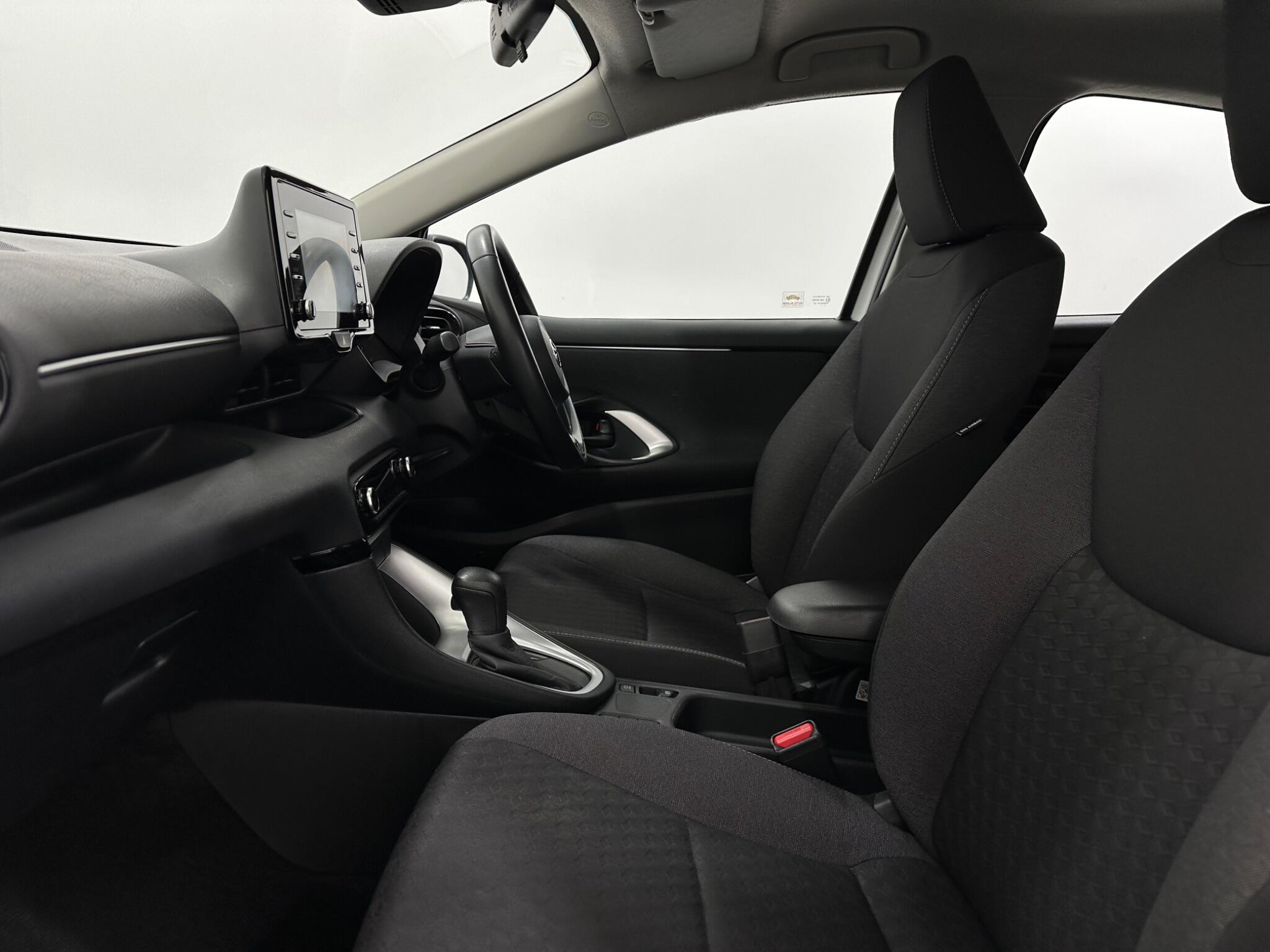 Toyota Yaris view 33
