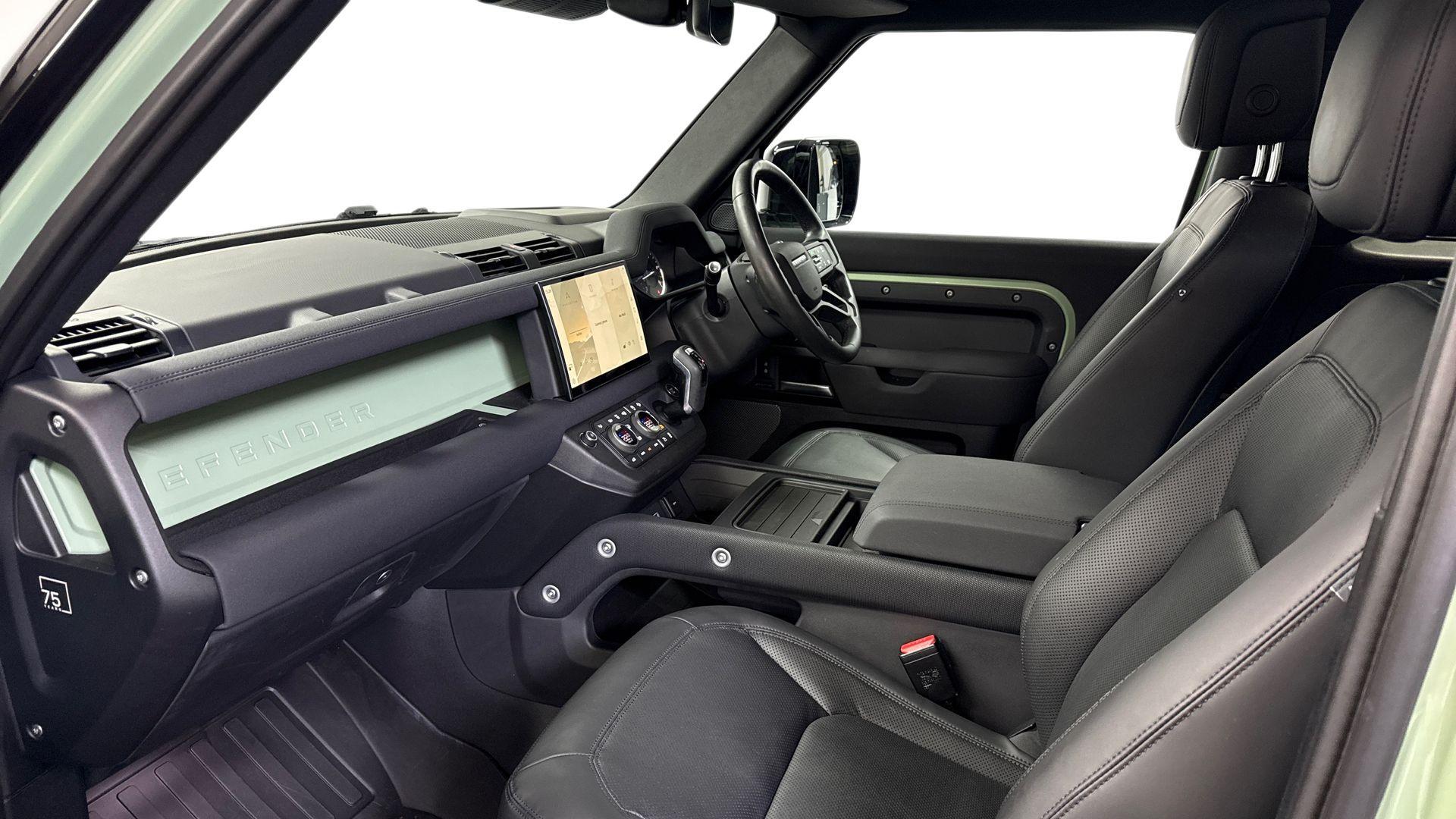 Land Rover Defender view 3