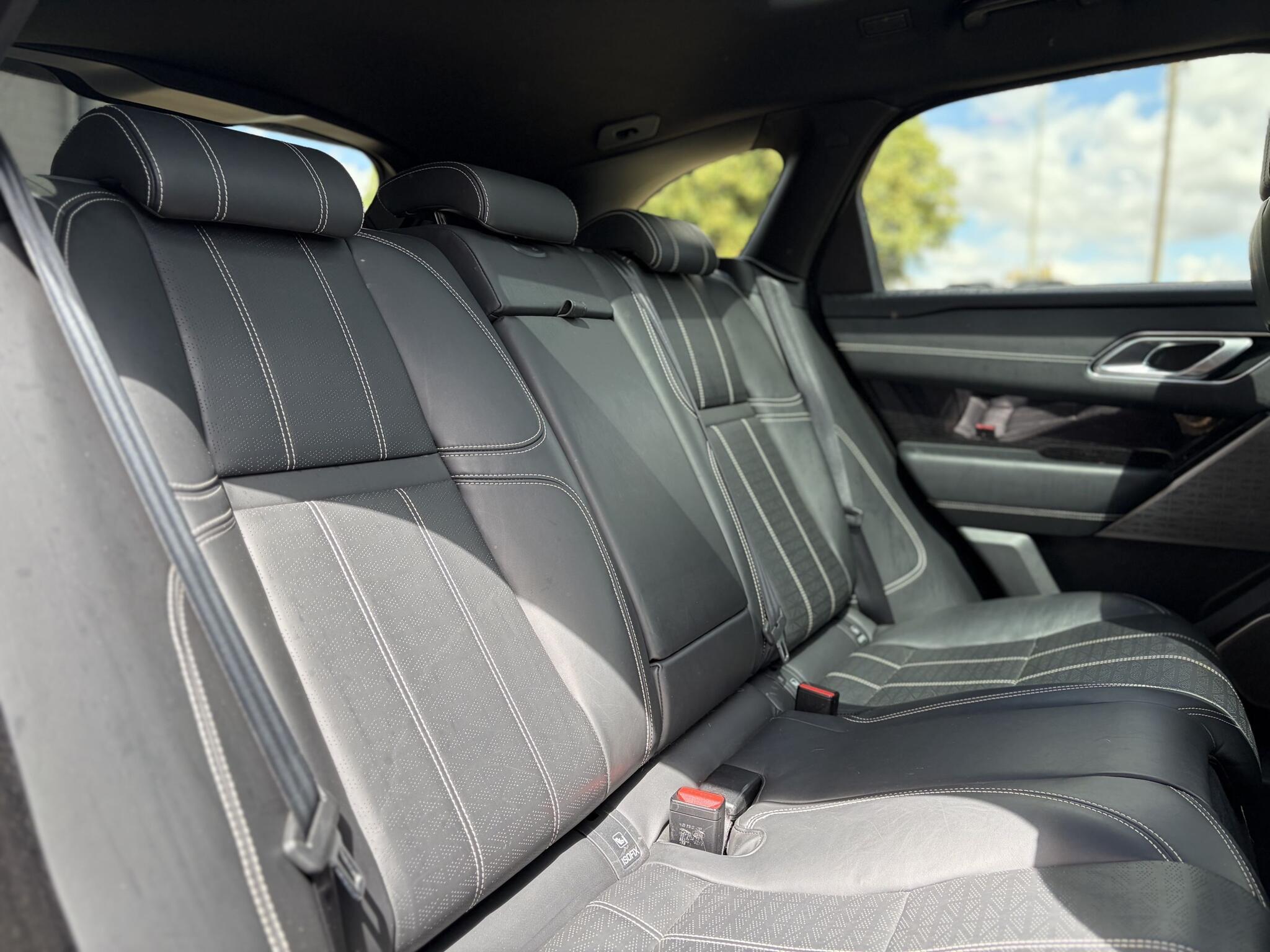 Land Rover Range Rover Velar view 18
