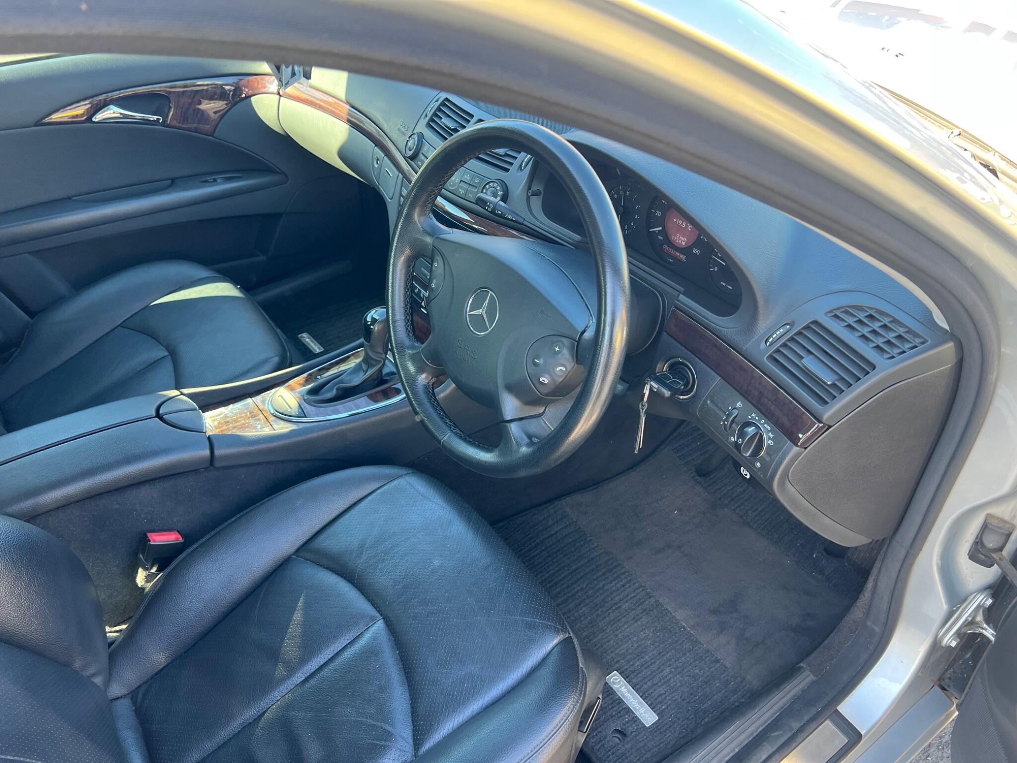 2005 Mercedes-Benz E Class image 21