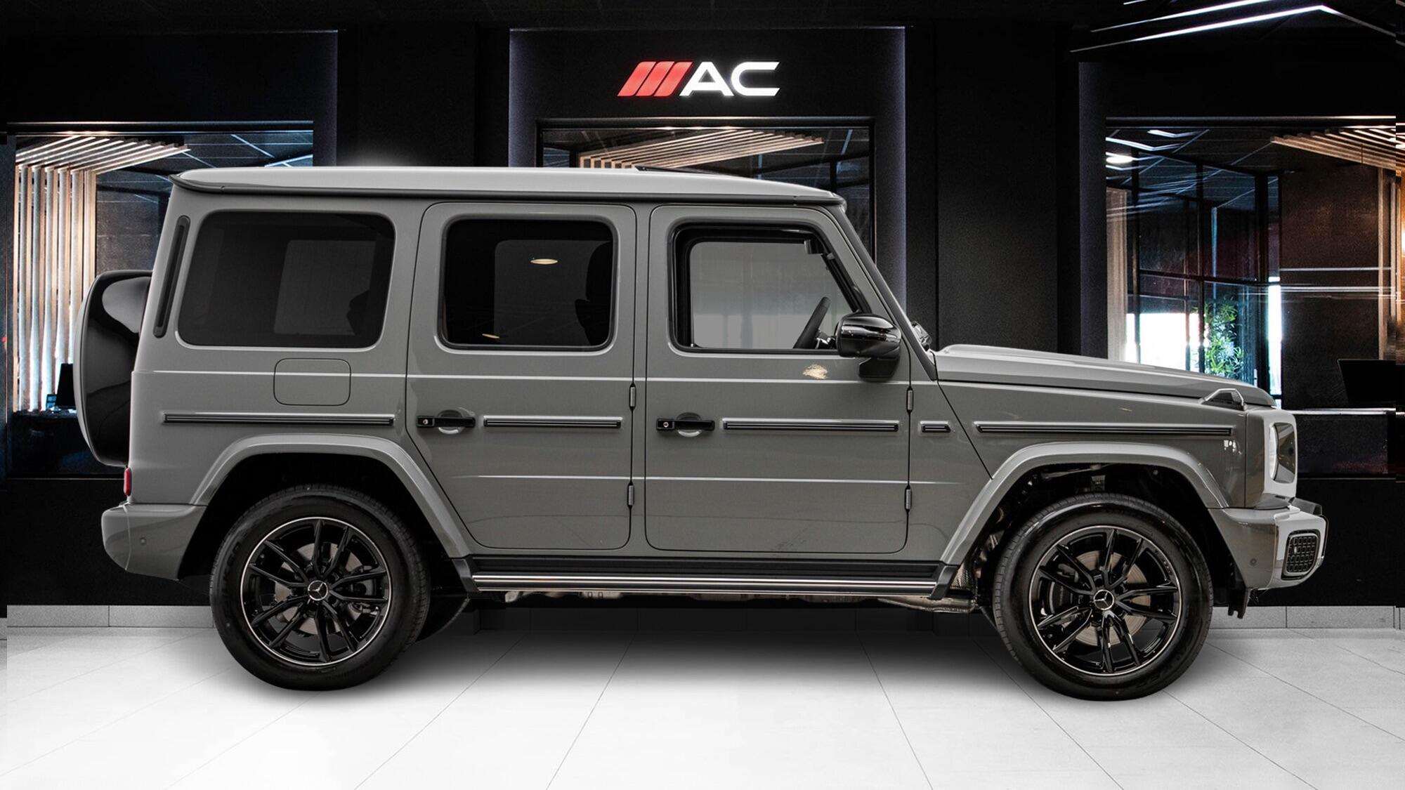 Mercedes-Benz G-Class view 5