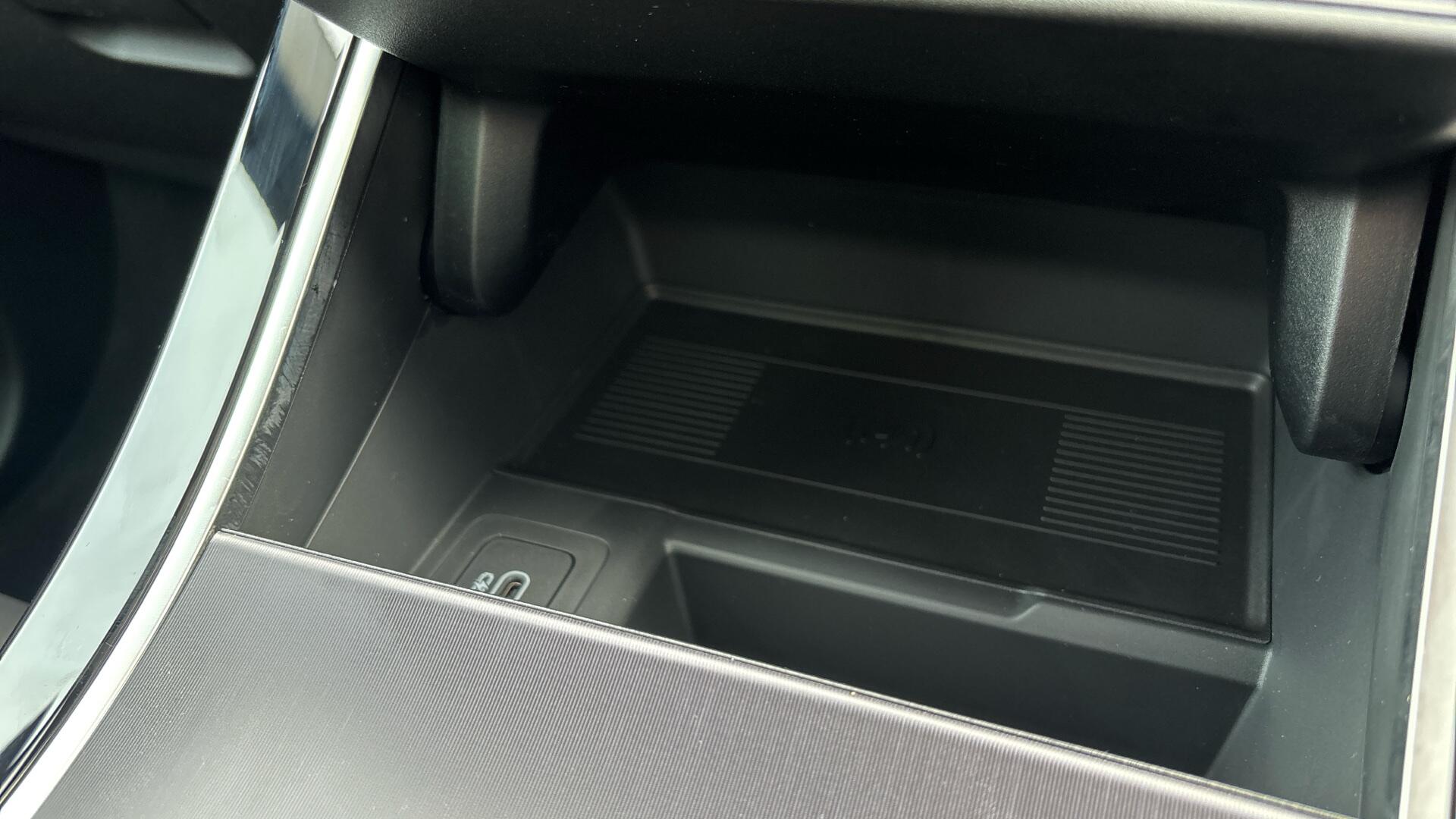 Land Rover Range Rover Evoque view 36