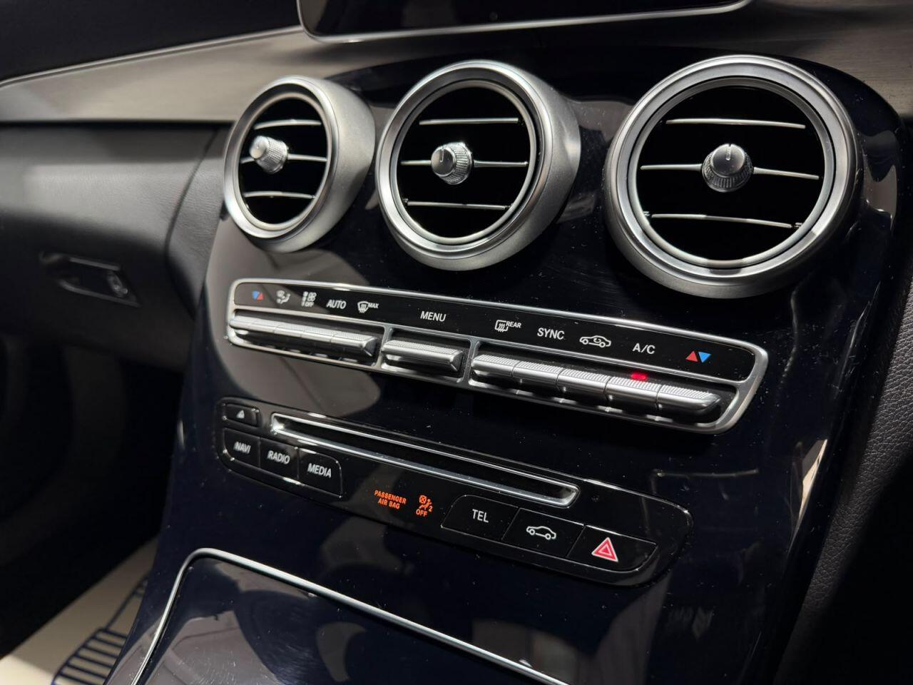 Mercedes-Benz C-Class view 26