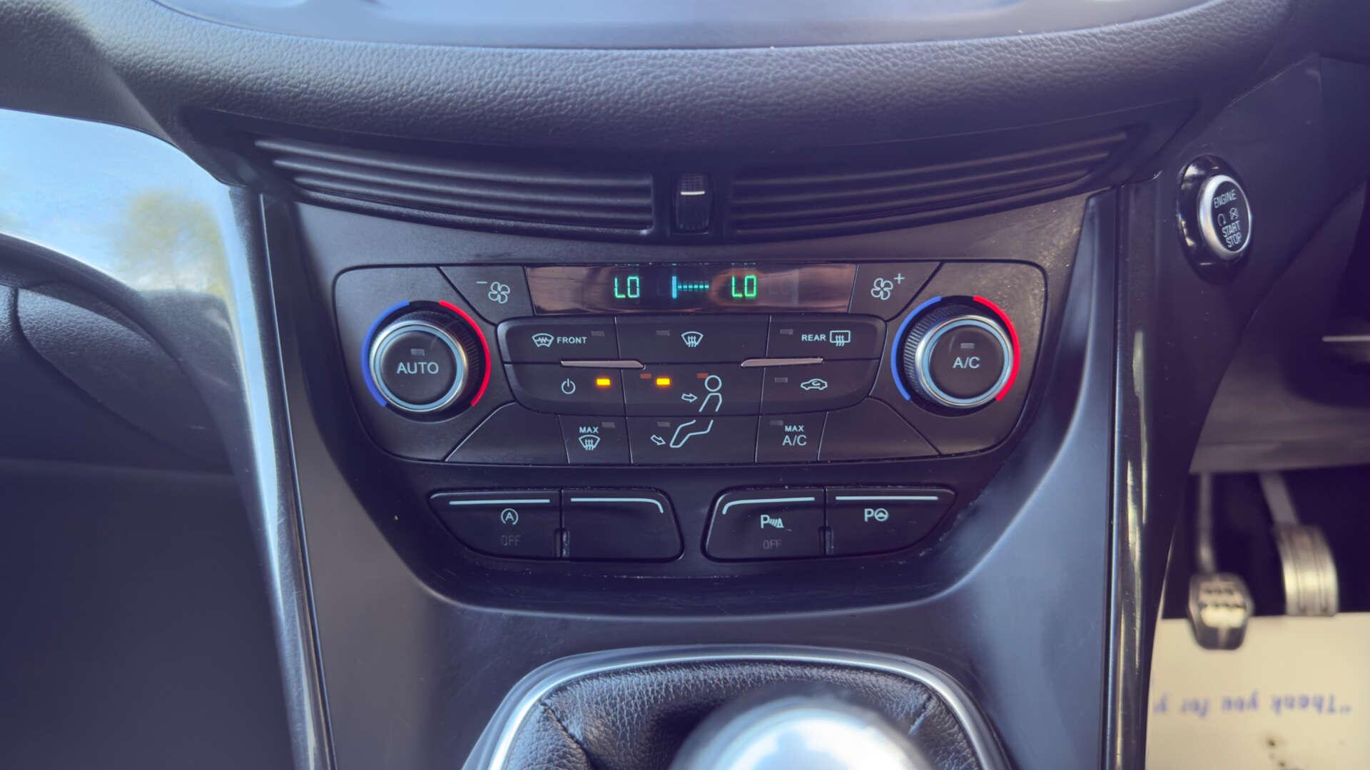 Ford Kuga view 34