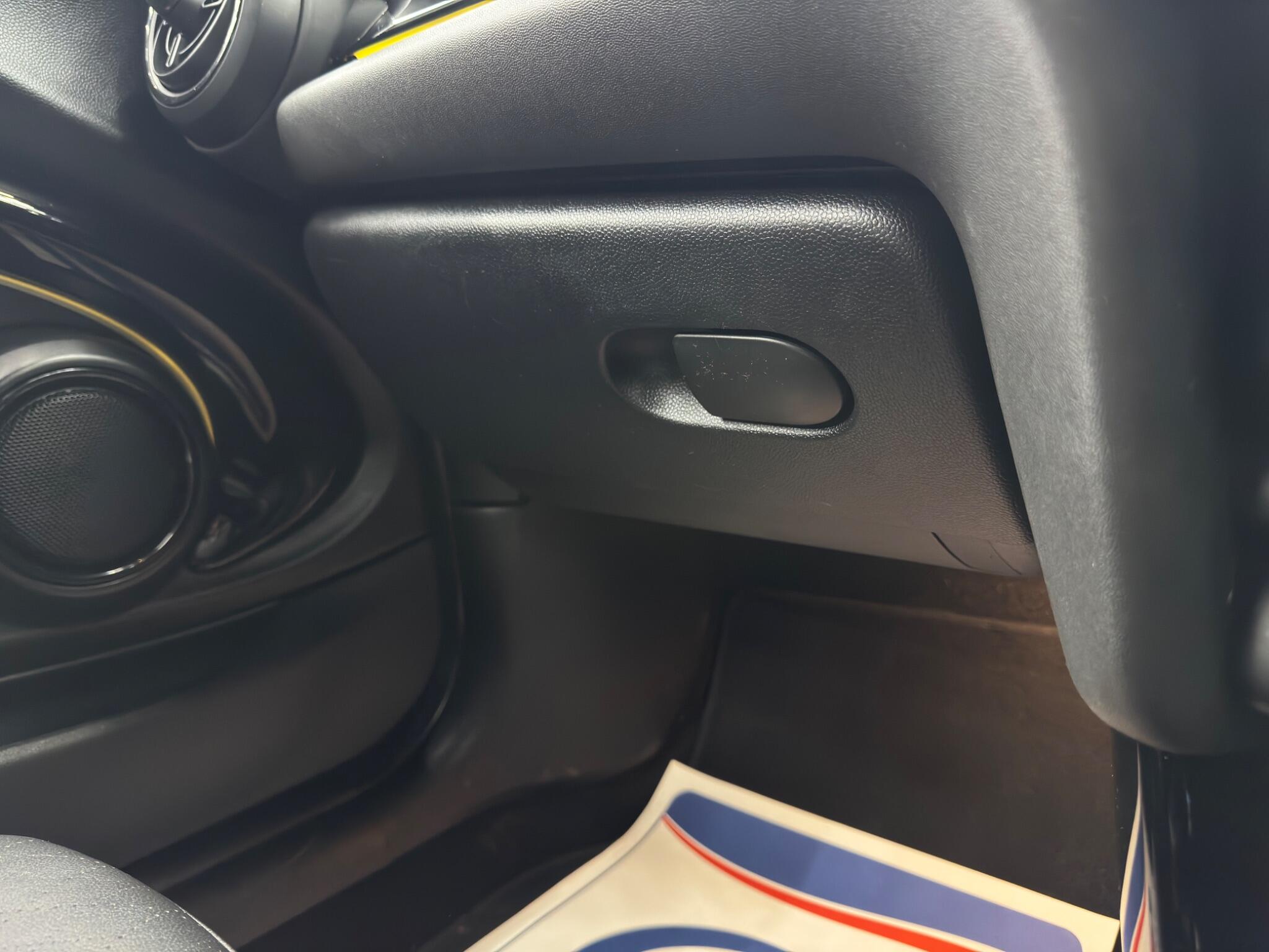 MINI Hatch view 37