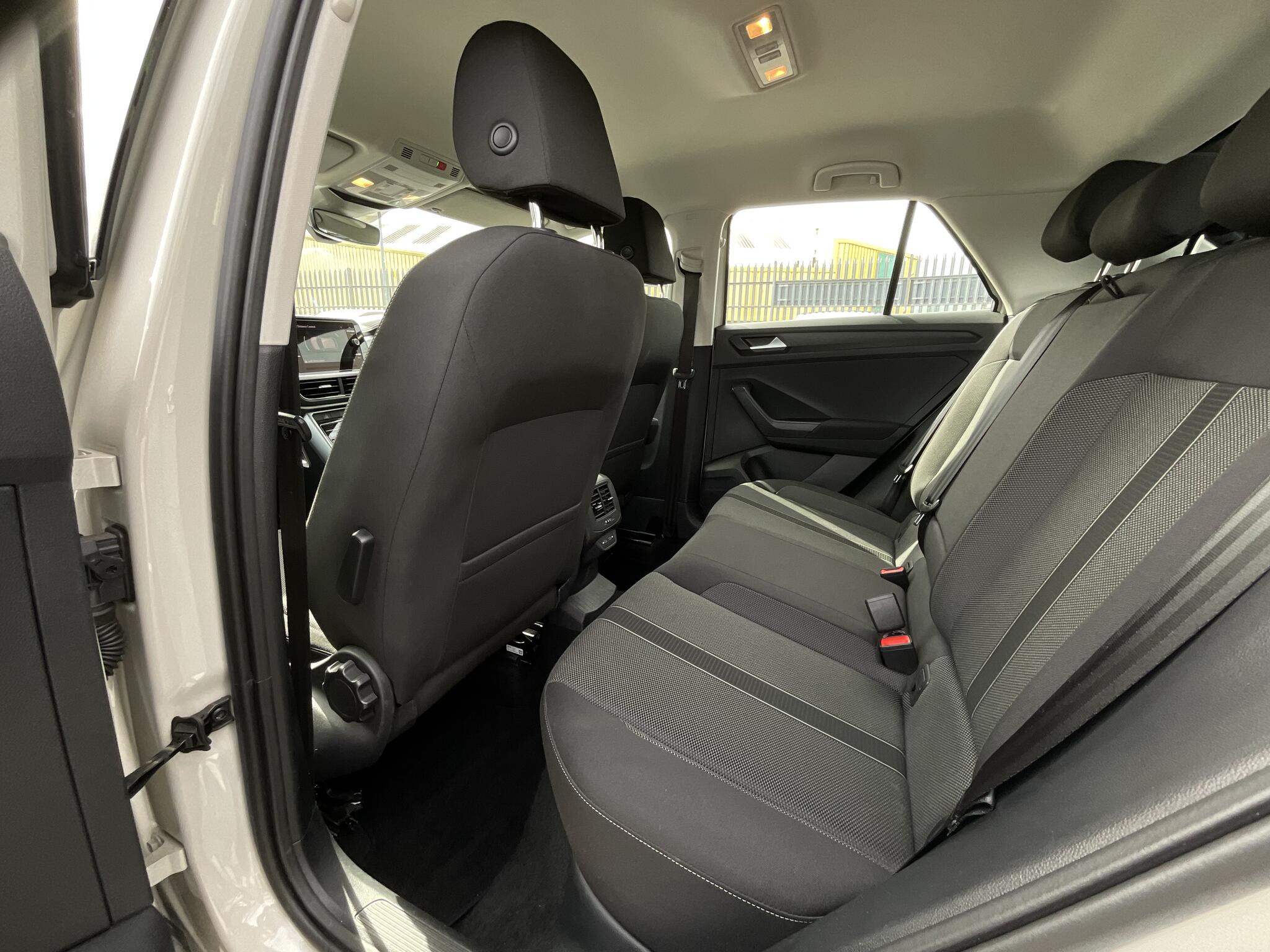 Volkswagen T-Roc view 13