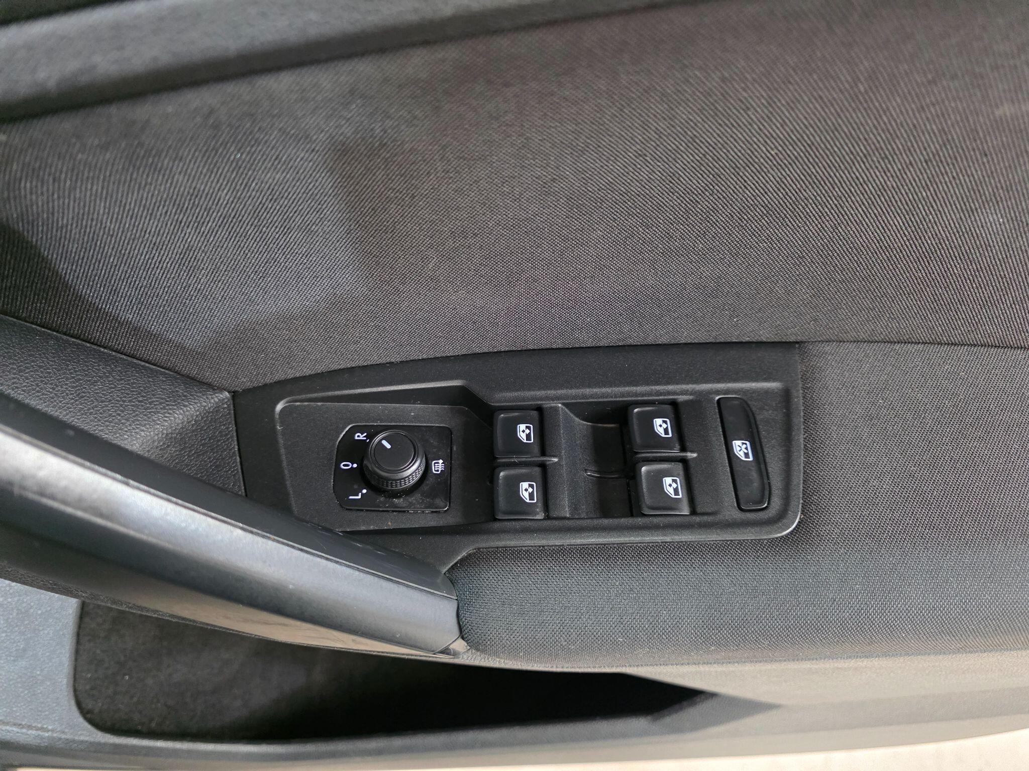 Volkswagen Tiguan view 14