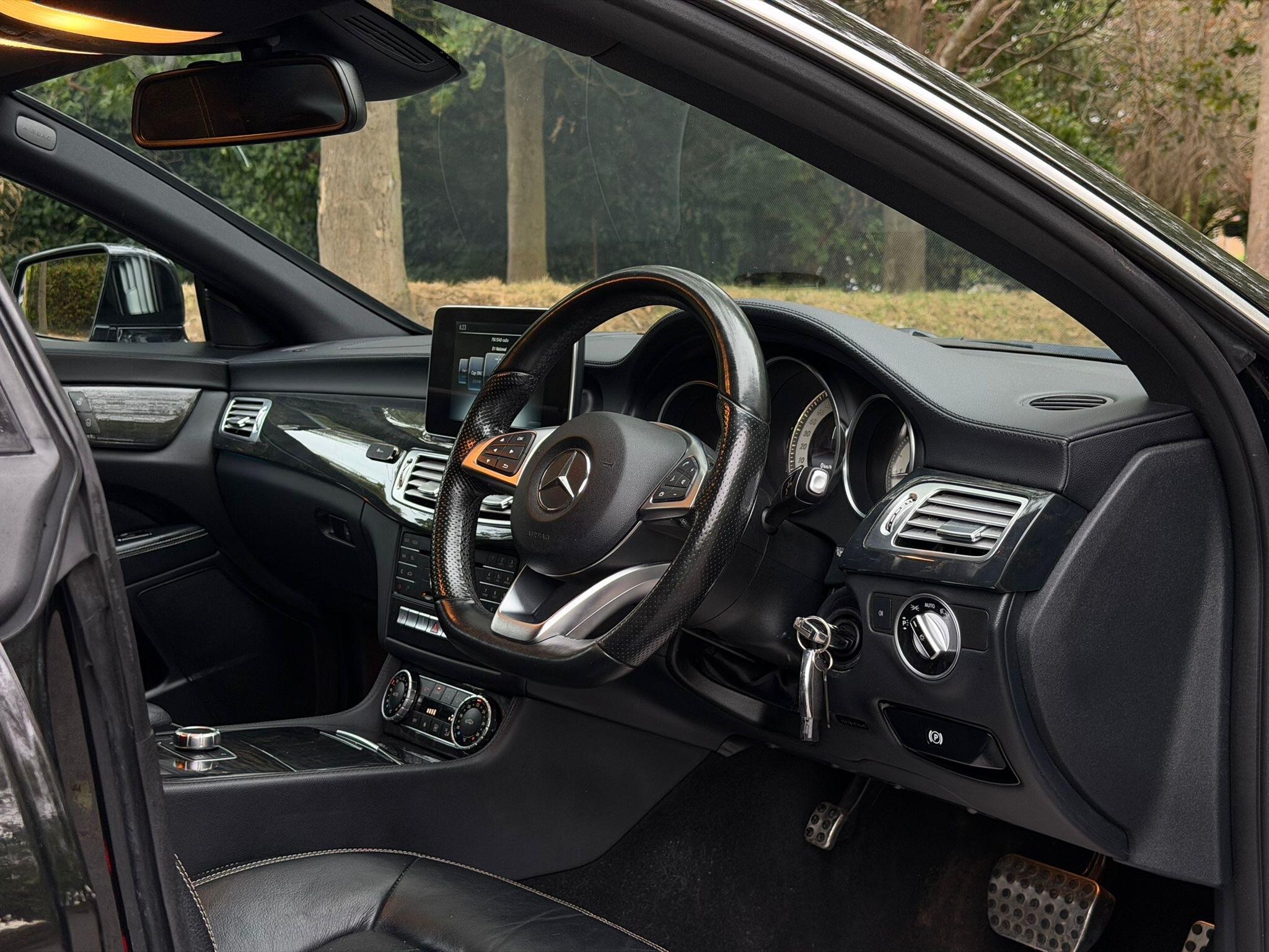 Mercedes-Benz CLS view 13