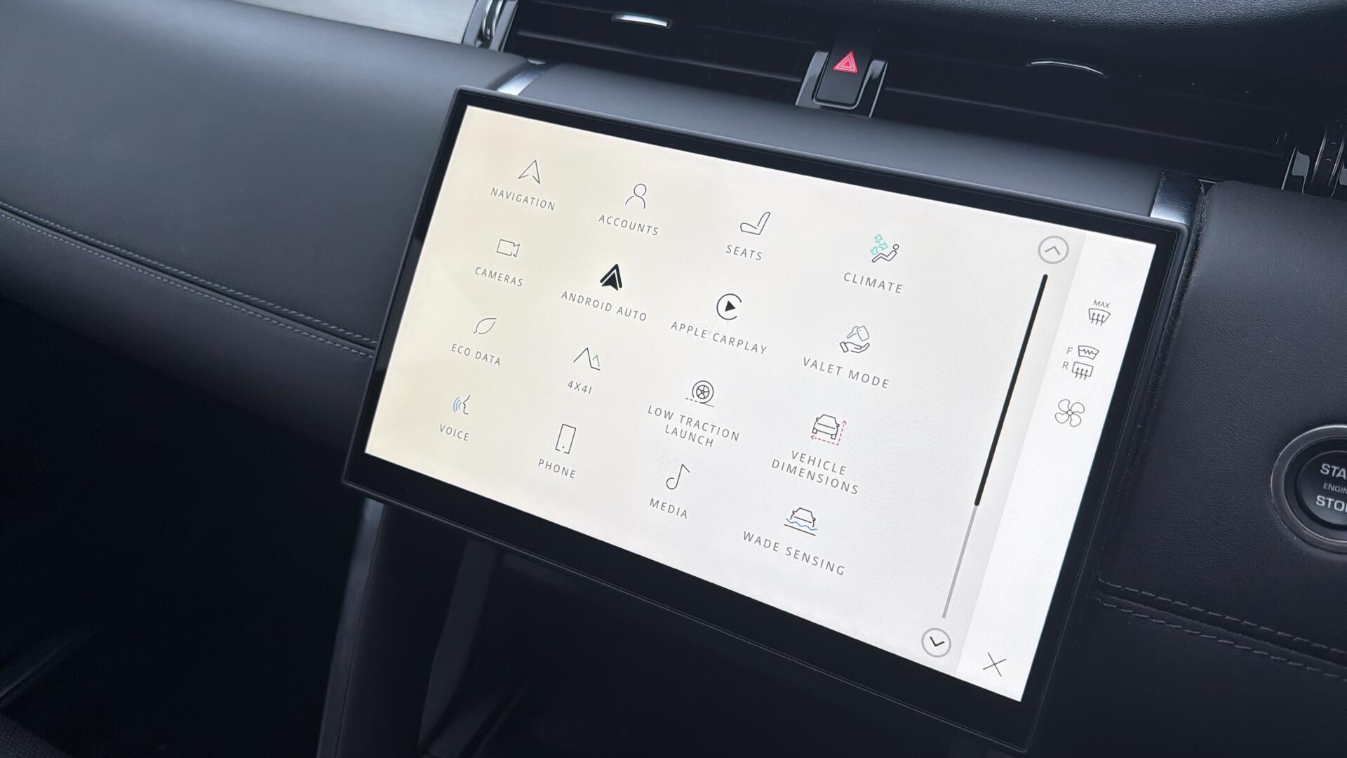 Land Rover Discovery Sport view 35
