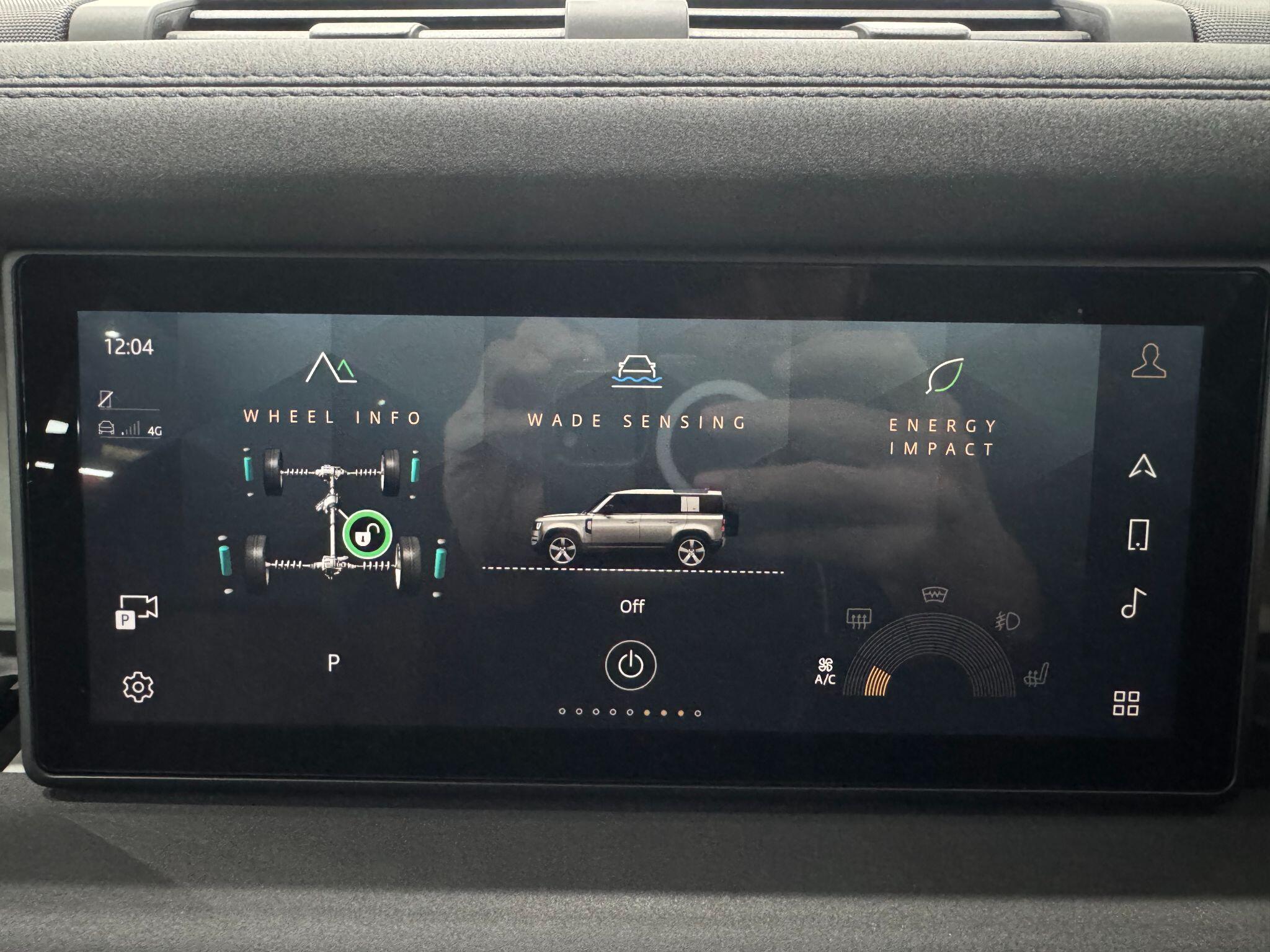 Land Rover Defender view 19