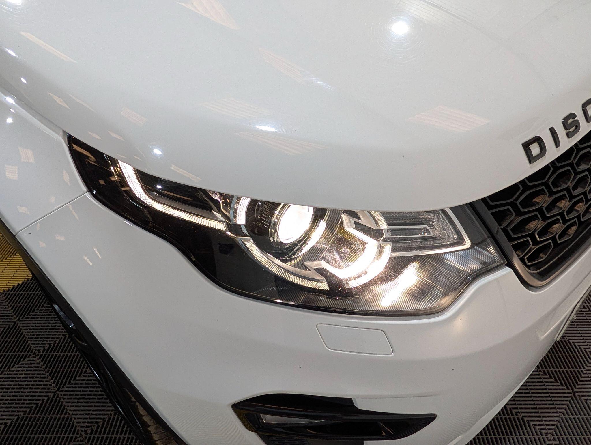 Land Rover Discovery Sport view 78
