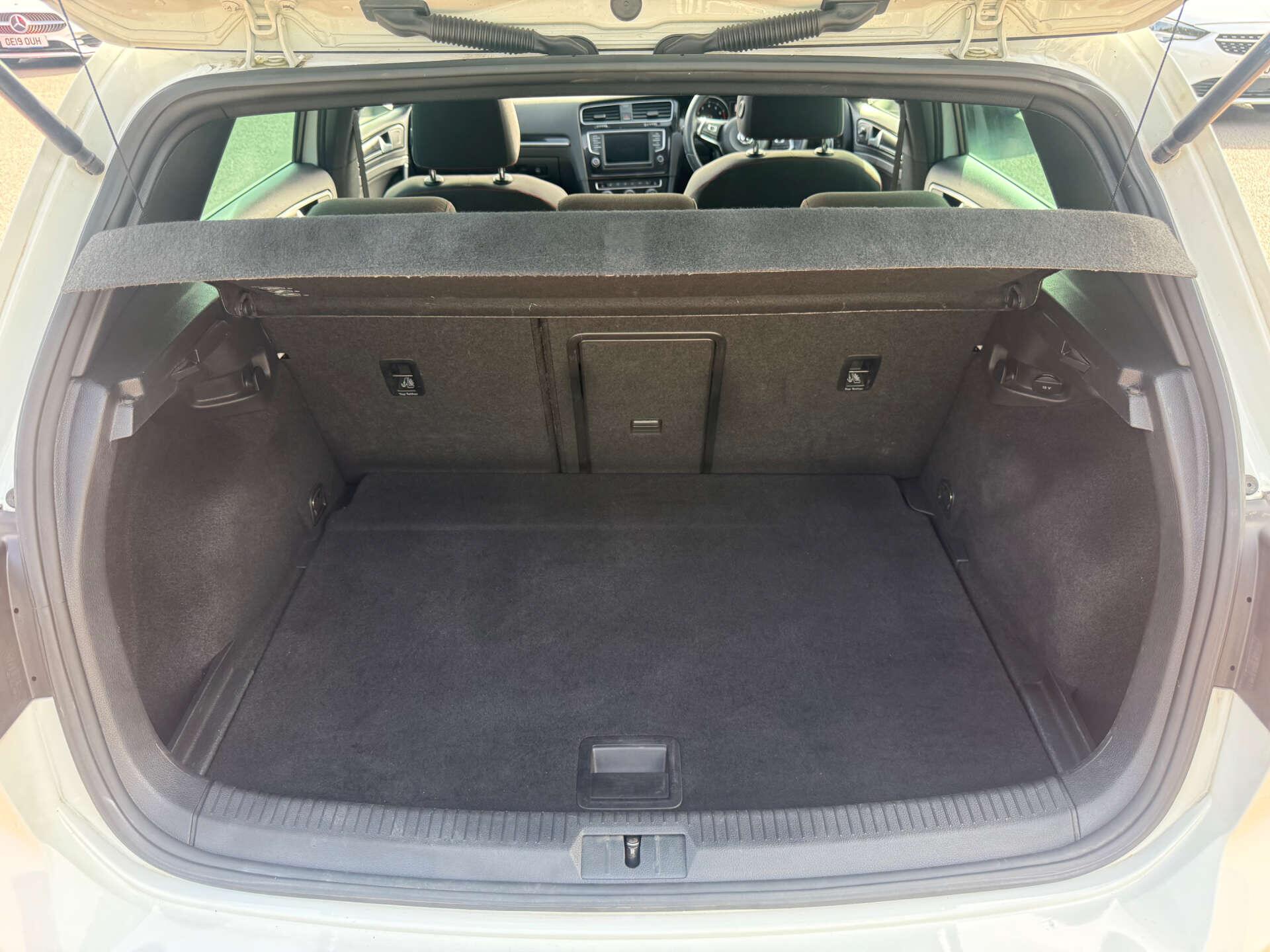Volkswagen Golf view 34
