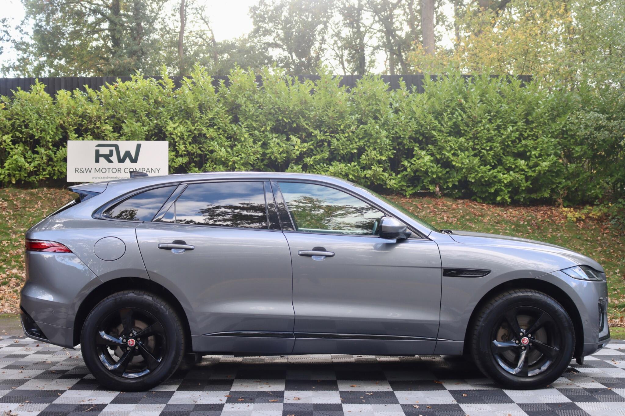 Jaguar F-Pace view 21