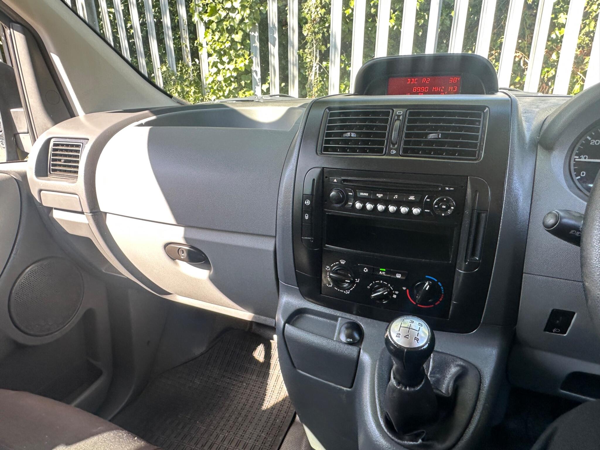 Peugeot Expert Tepee view 21
