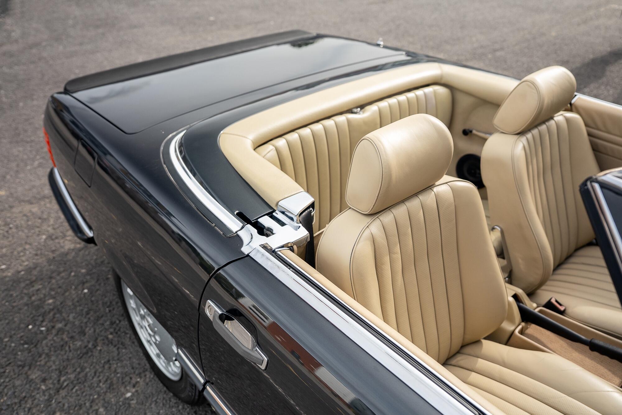 Mercedes-Benz 500 SL view 33