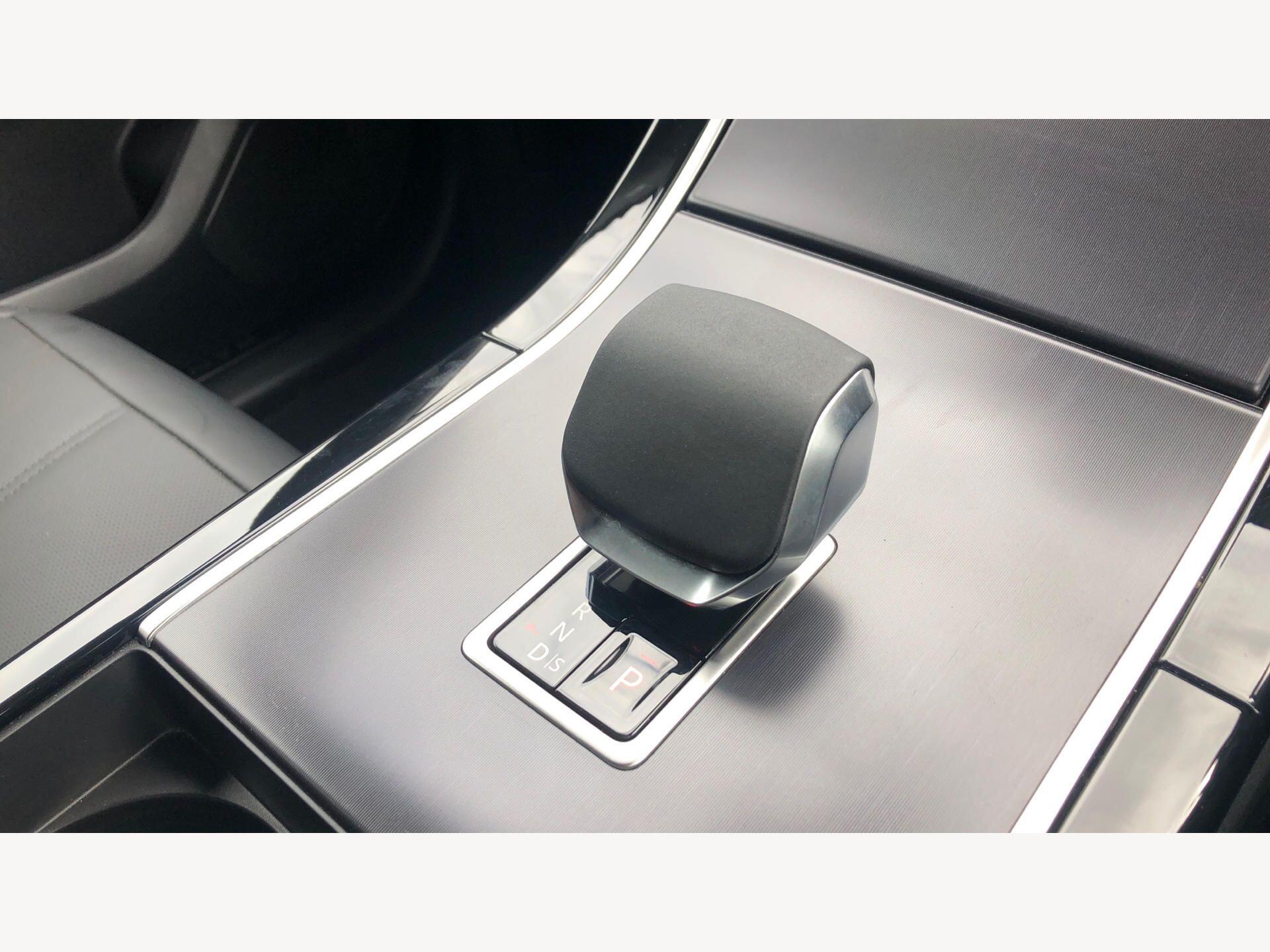 Land Rover Range Rover Velar view 16