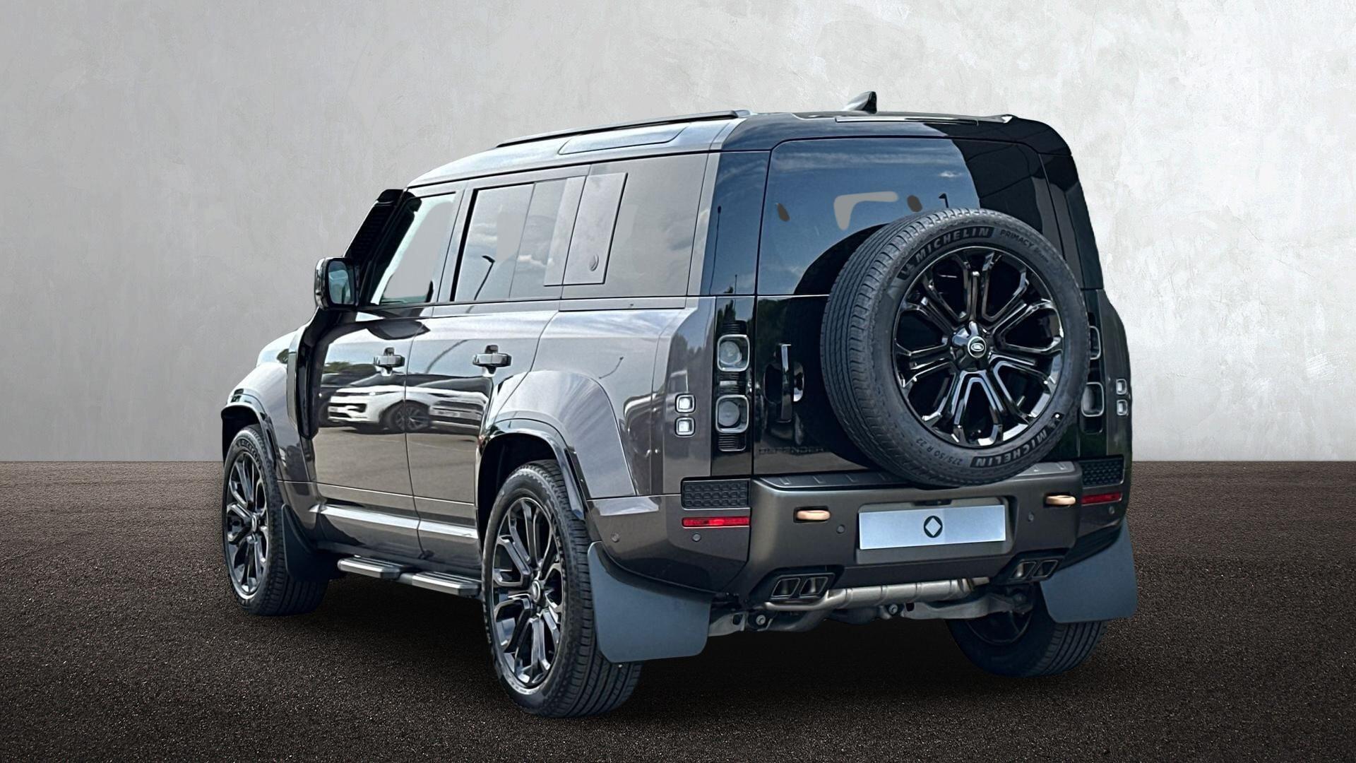 Land Rover Defender view 3