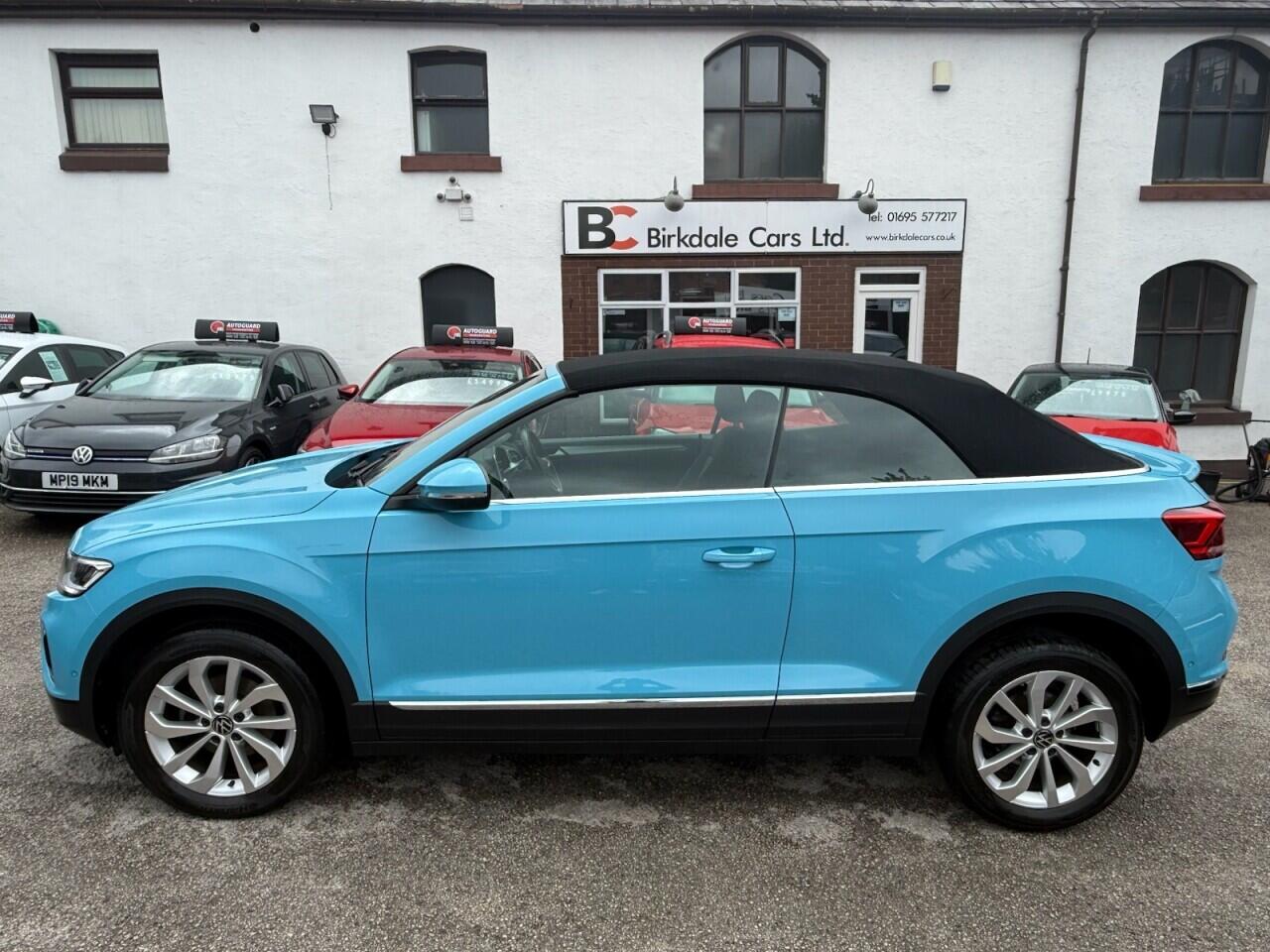 Volkswagen T-Roc view 16