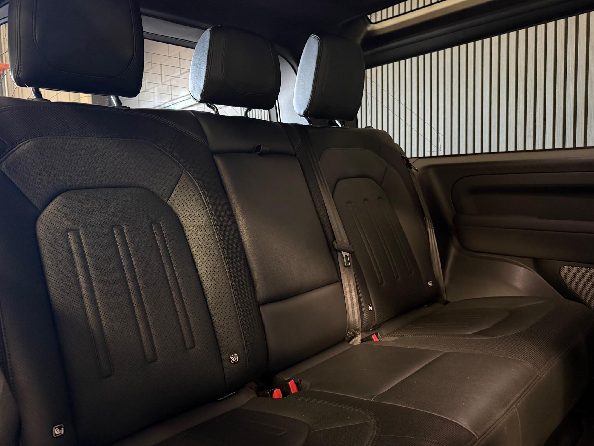 Land Rover Defender view 60