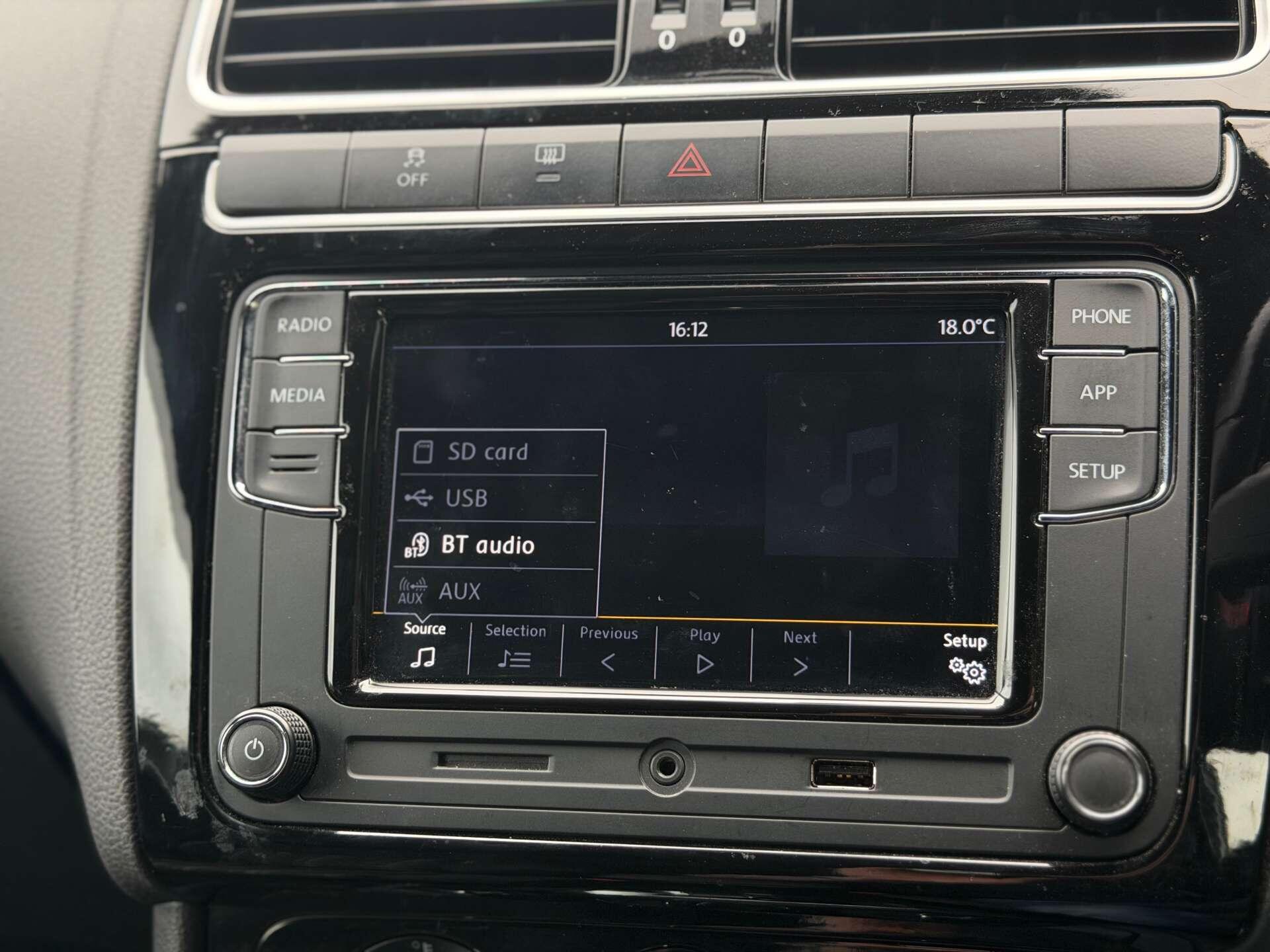 Volkswagen Polo view 28