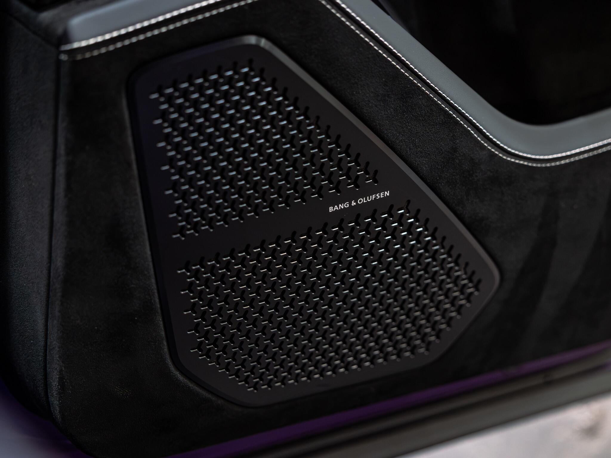 Lamborghini Urus view 32