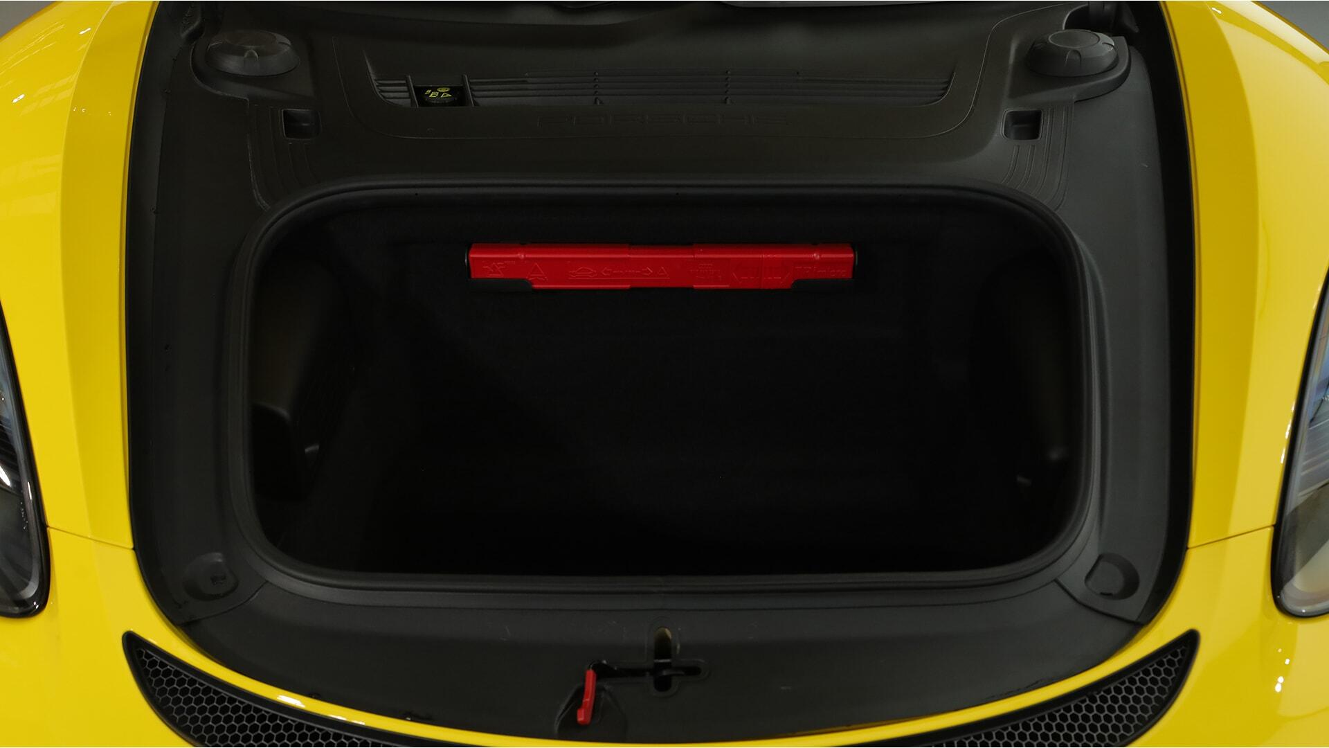 Porsche Cayman view 29