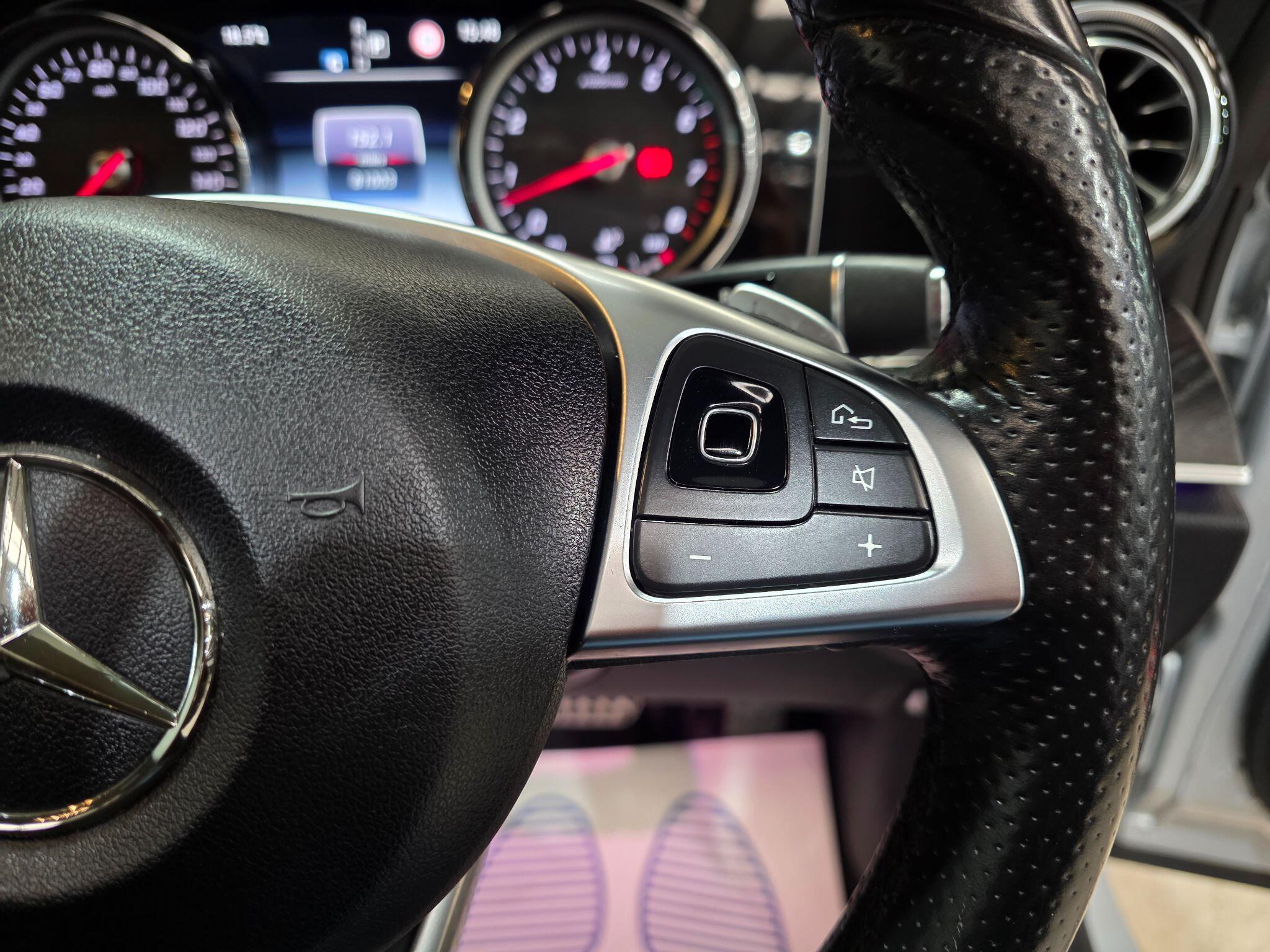 Mercedes-Benz E Class view 21