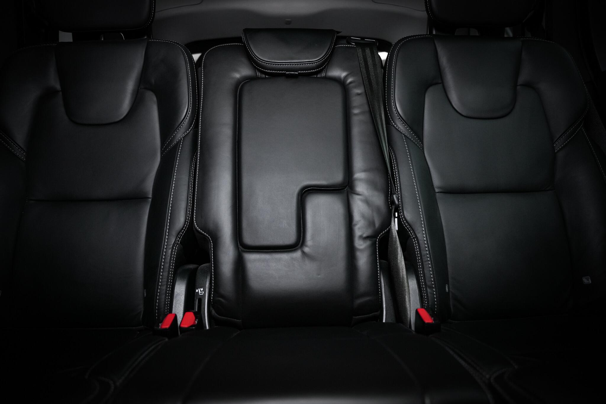 Volvo XC90 view 25