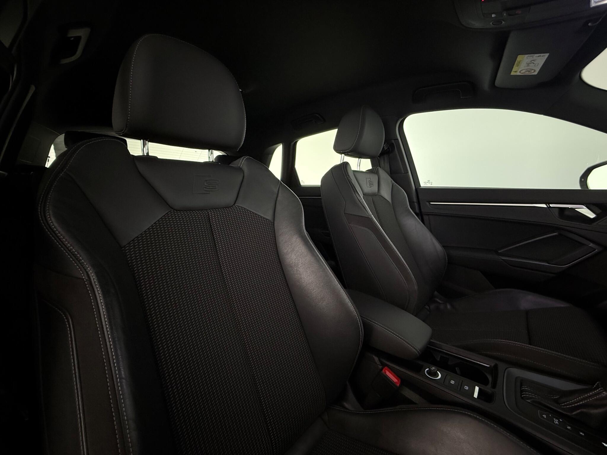Audi Q3 view 27