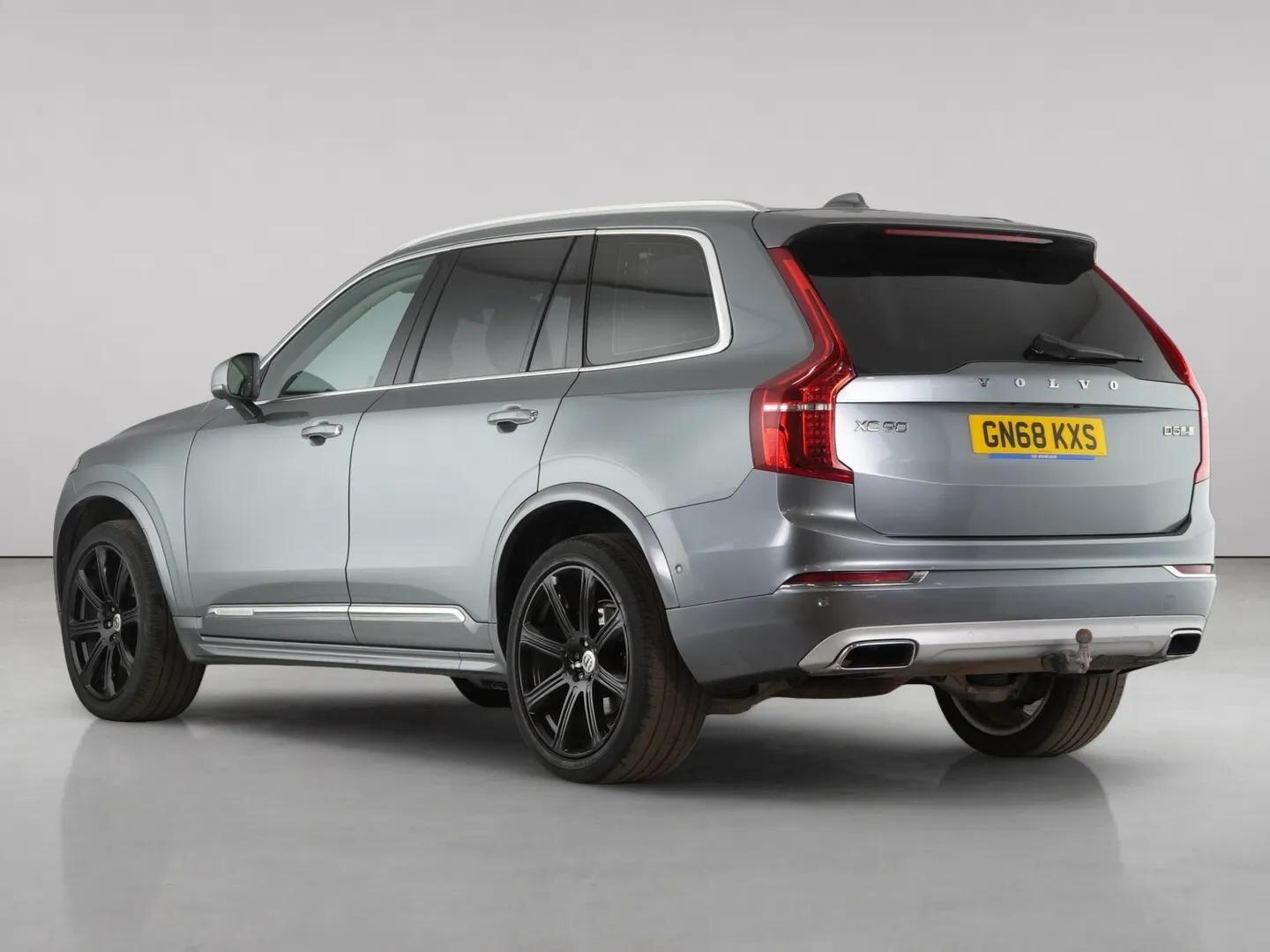 Volvo XC90 view 6