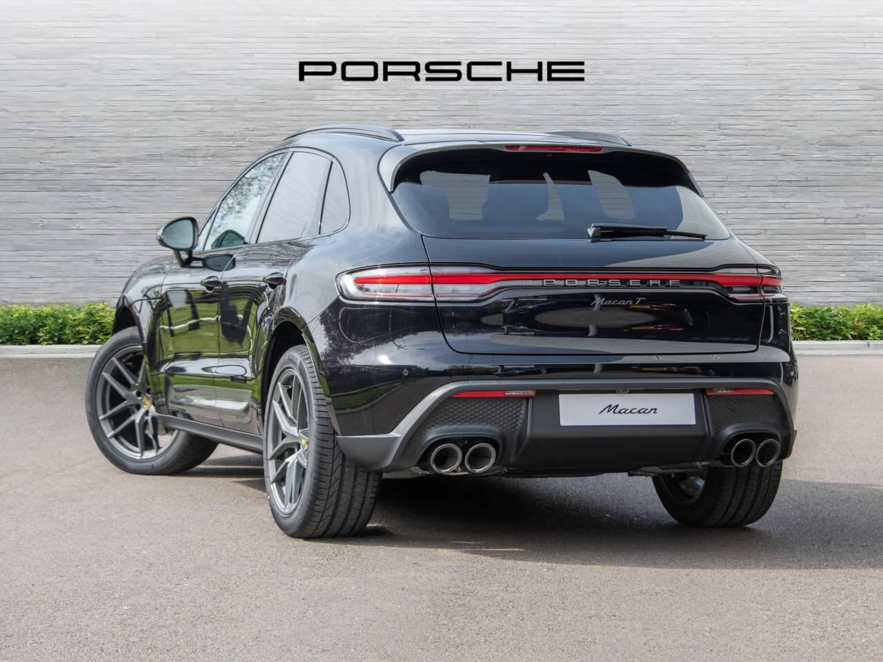 Porsche Macan view 3