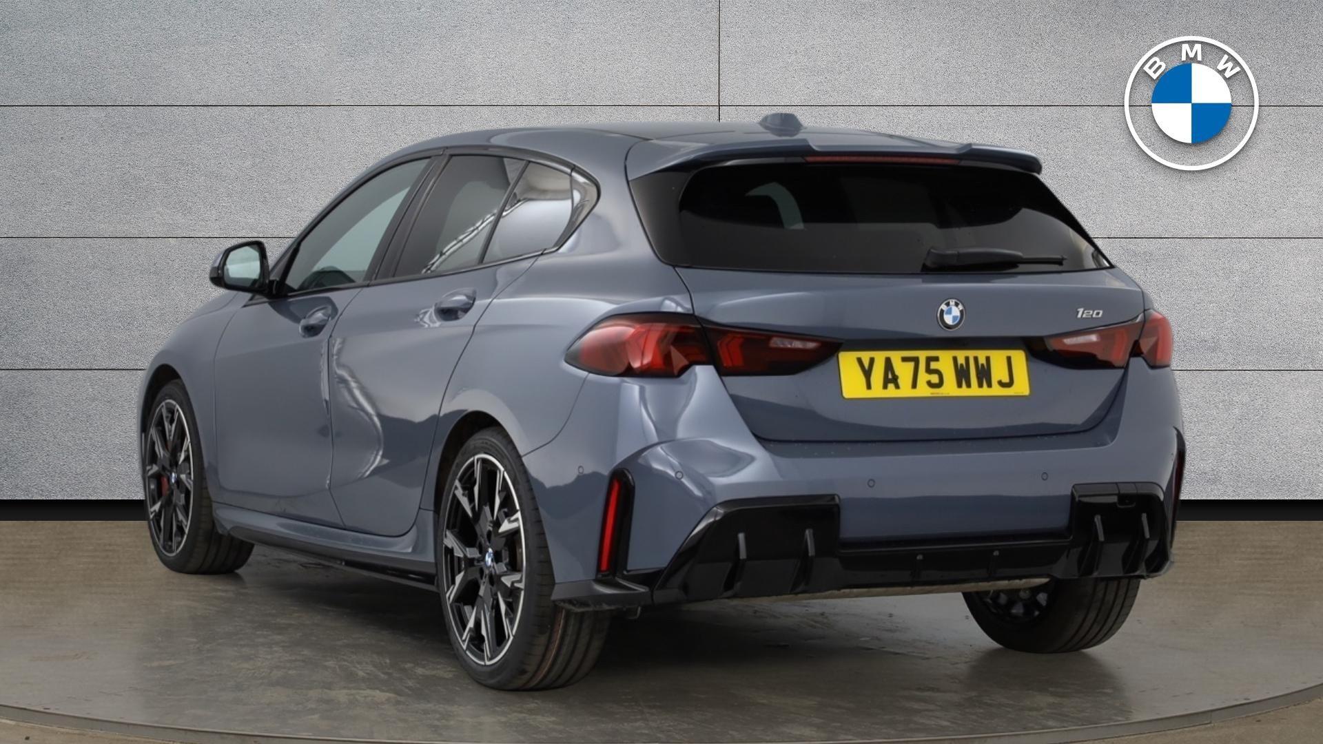BMW 1 Series view 3