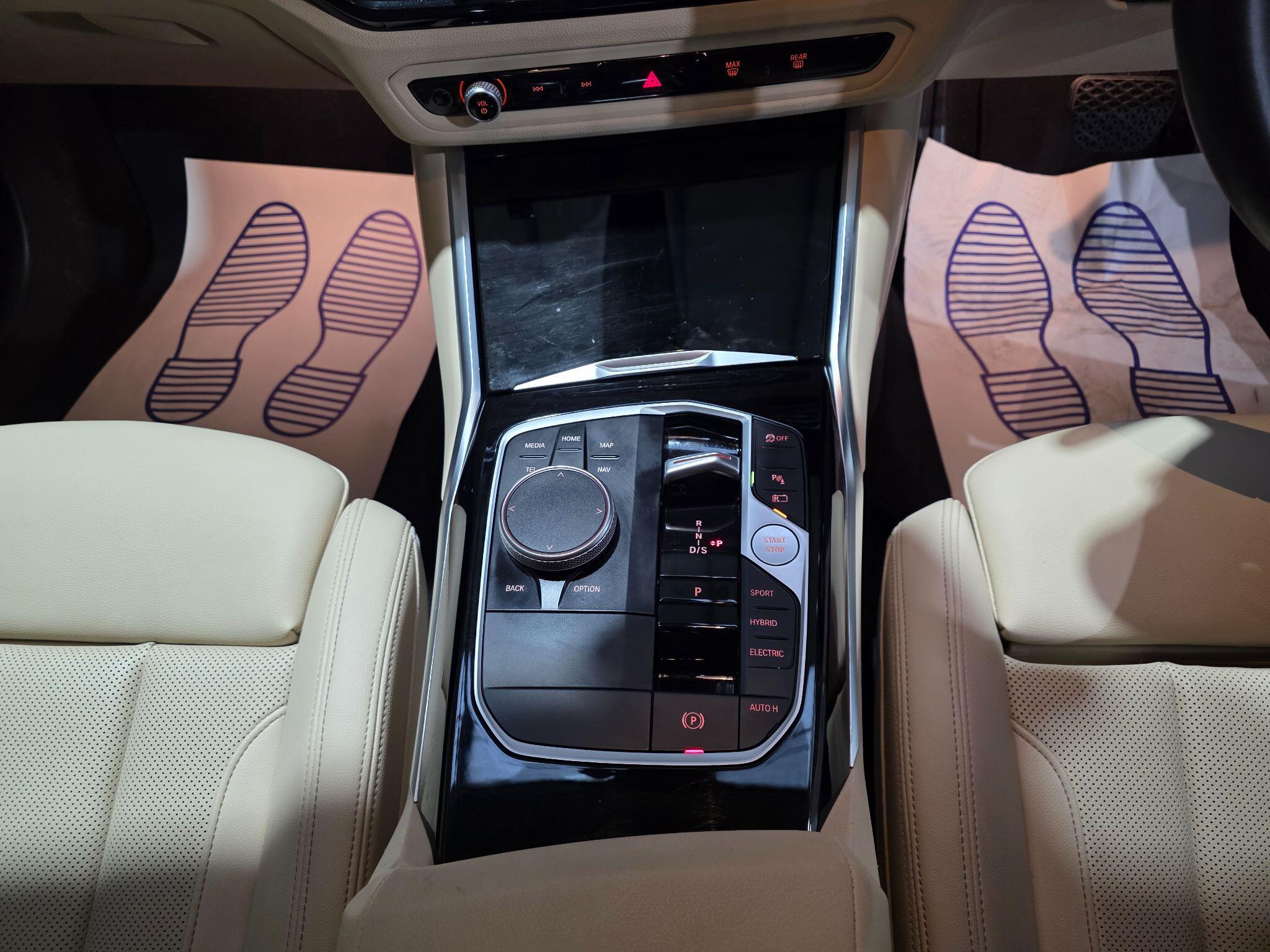 BMW 3 Series view 12