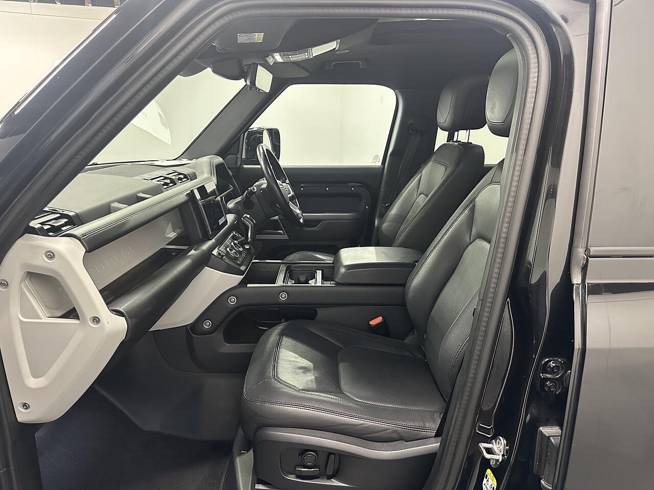 Land Rover Defender view 9
