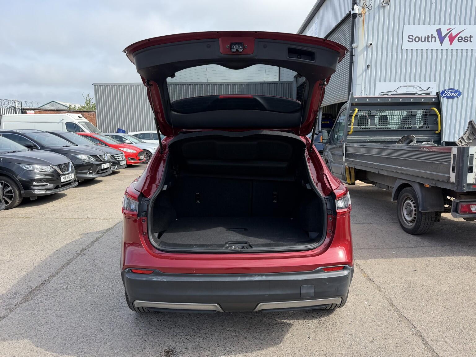 Nissan Qashqai view 17
