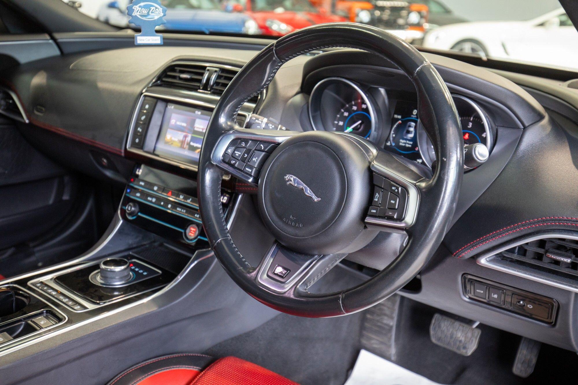 Jaguar Xe view 2