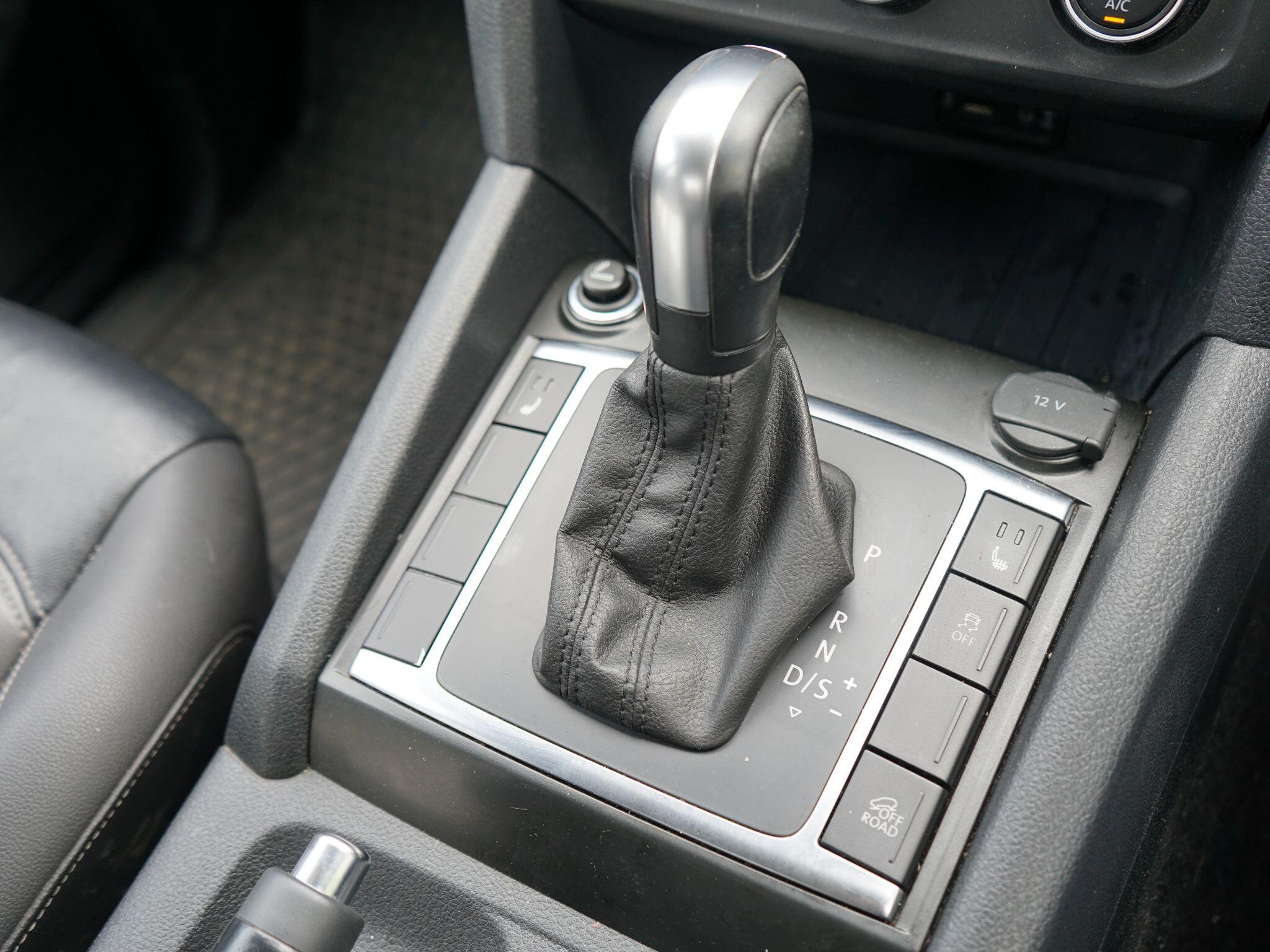 Volkswagen Amarok view 28