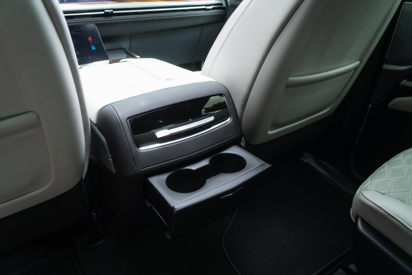 Cadillac Escalade view 52