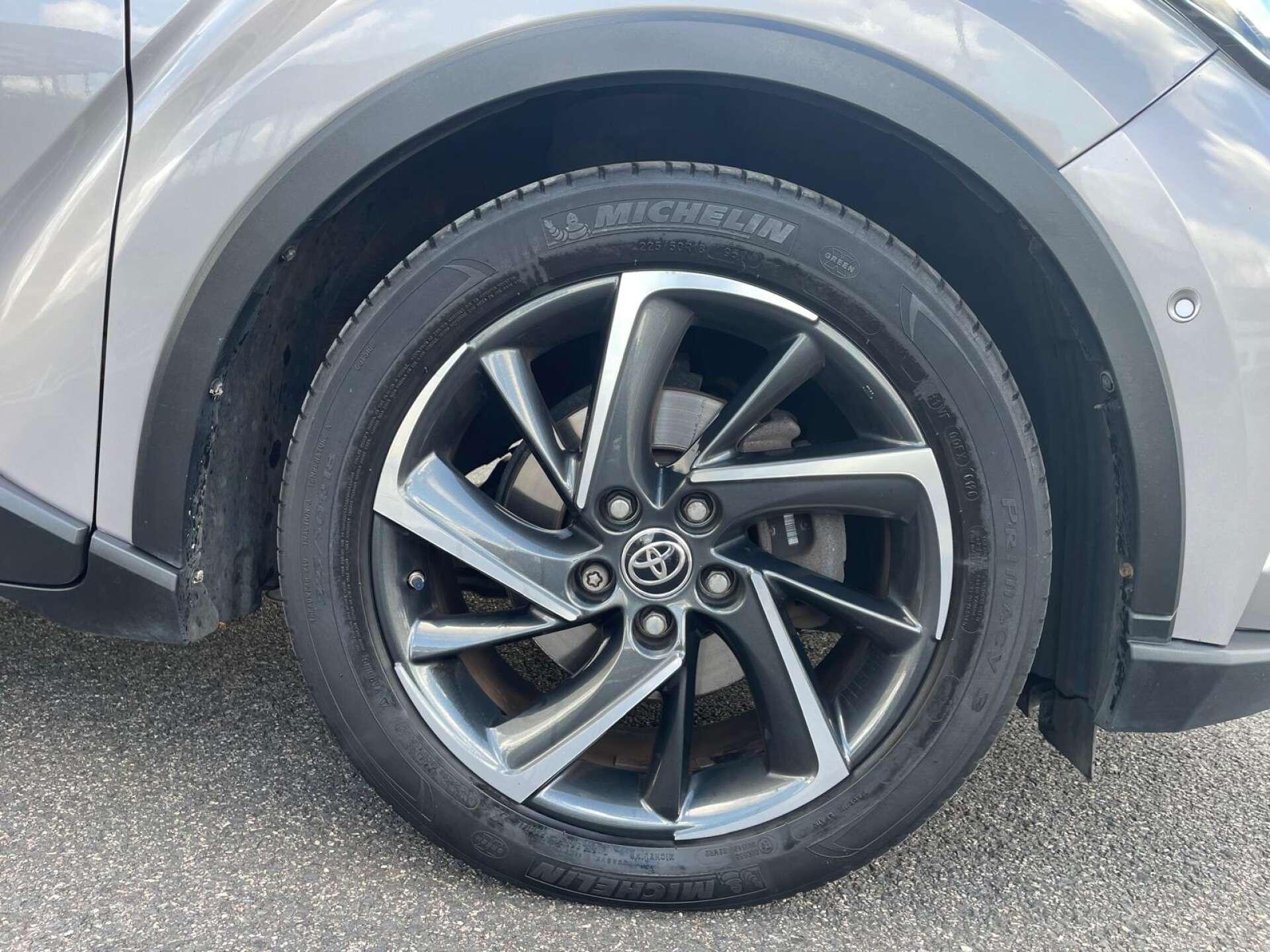 Toyota C-HR view 20