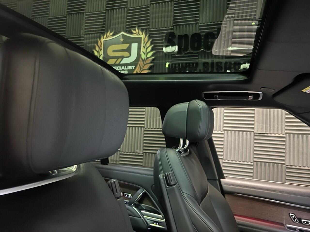 Land Rover Range Rover view 17