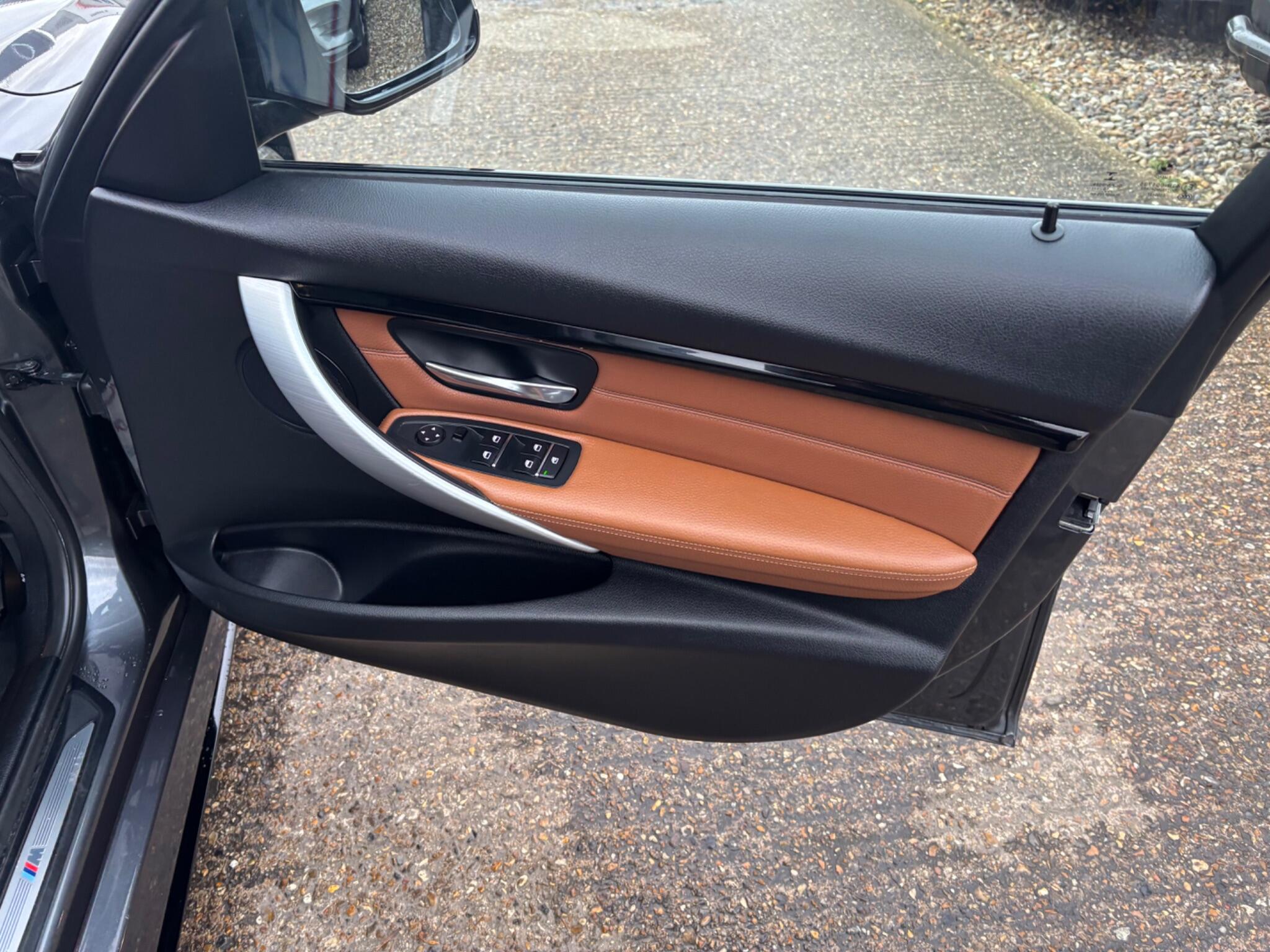 BMW 3 Series view 34