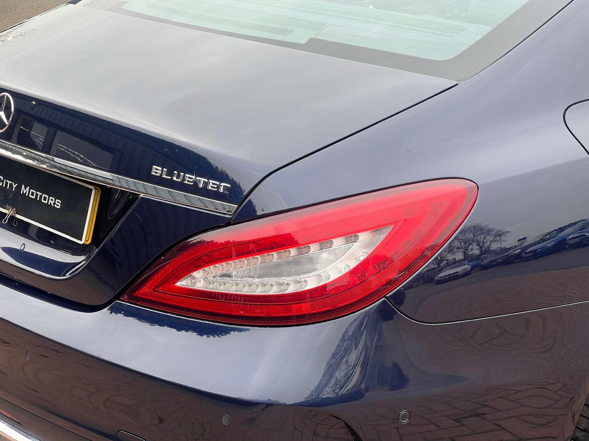 Mercedes-Benz CLS view 8